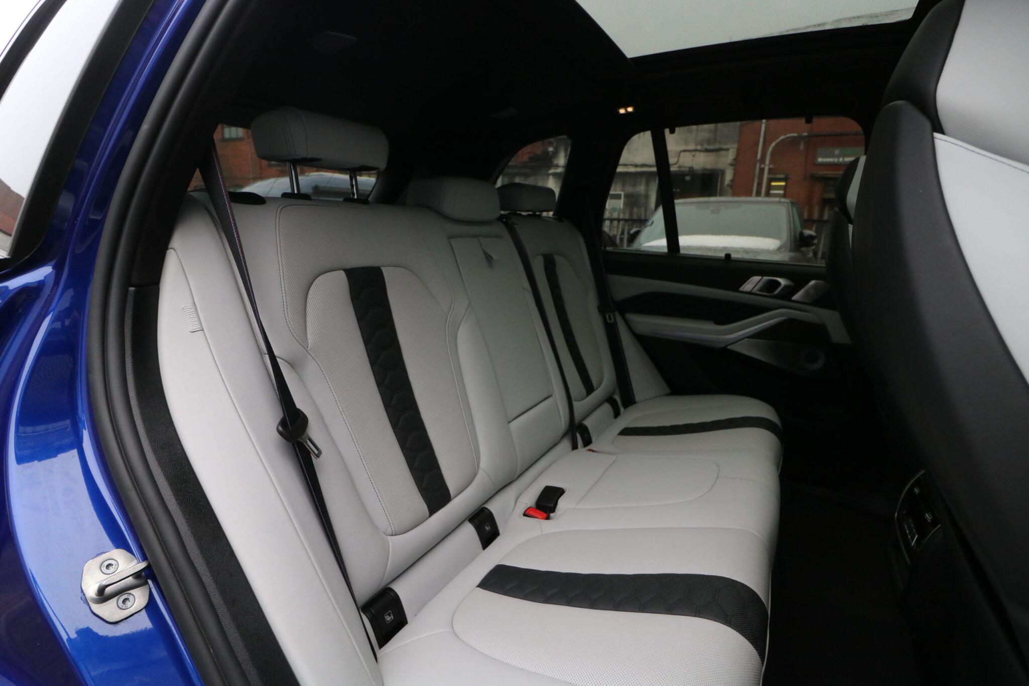 BMW X5 M view 15