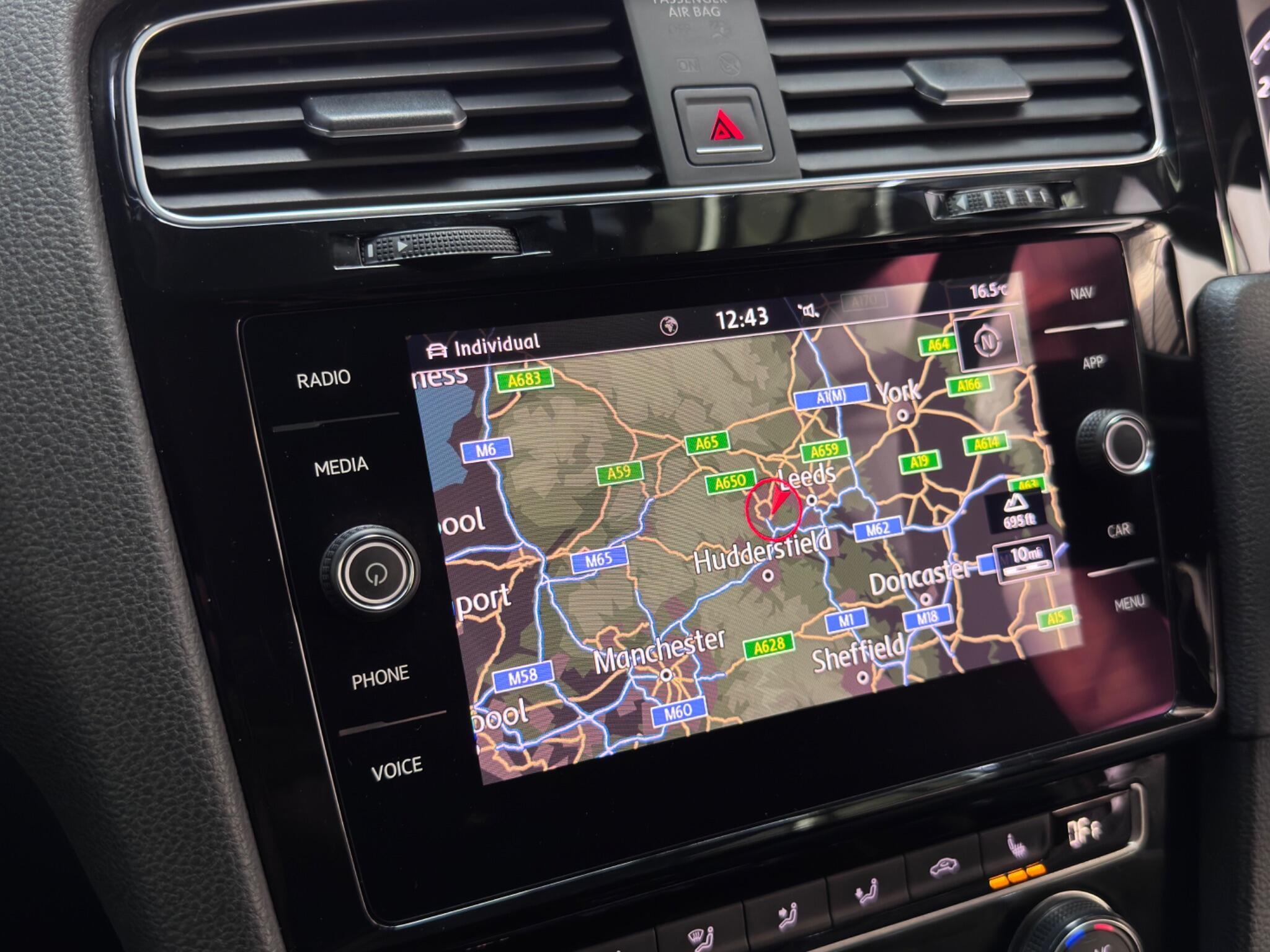 Volkswagen Golf view 8