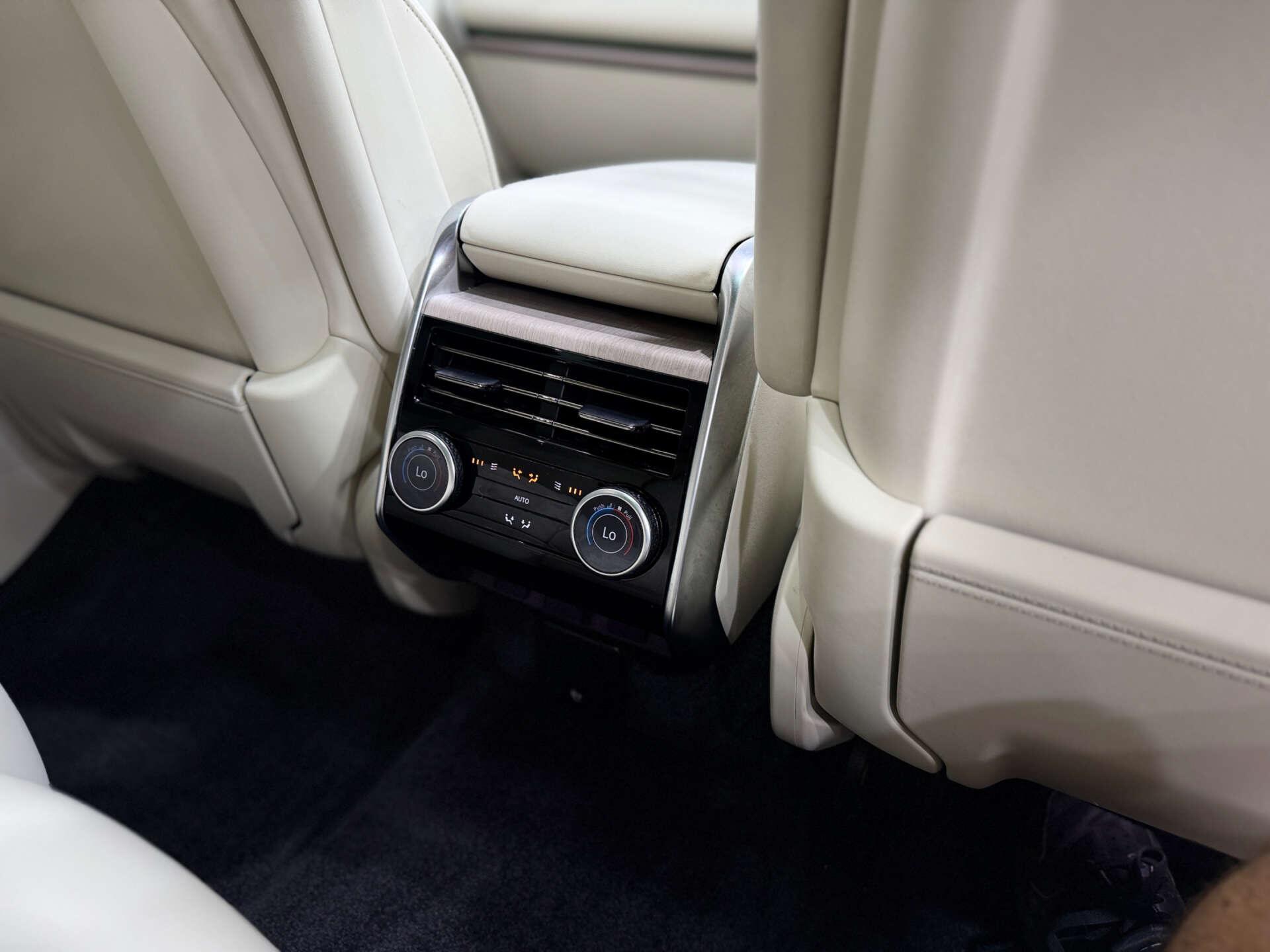 Land Rover Range Rover view 15