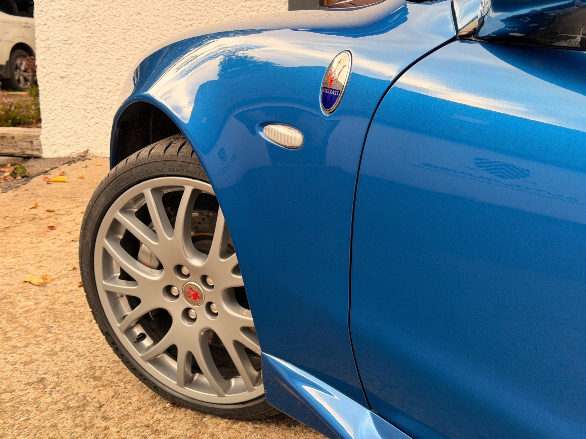 Maserati Spyder view 18