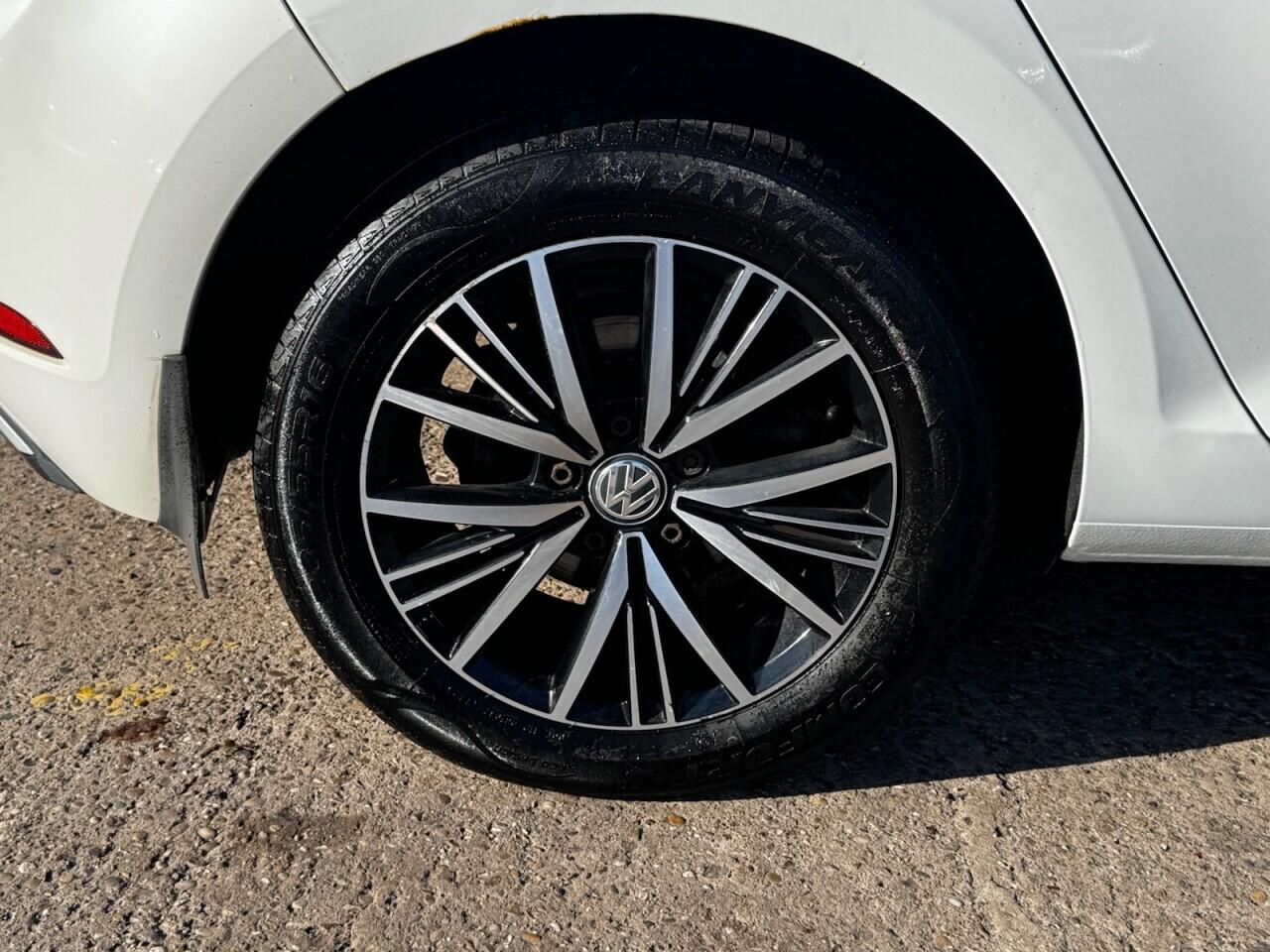 Volkswagen Golf view 22