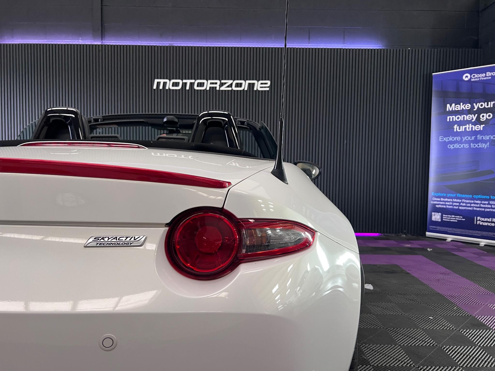 Mazda MX-5 view 45
