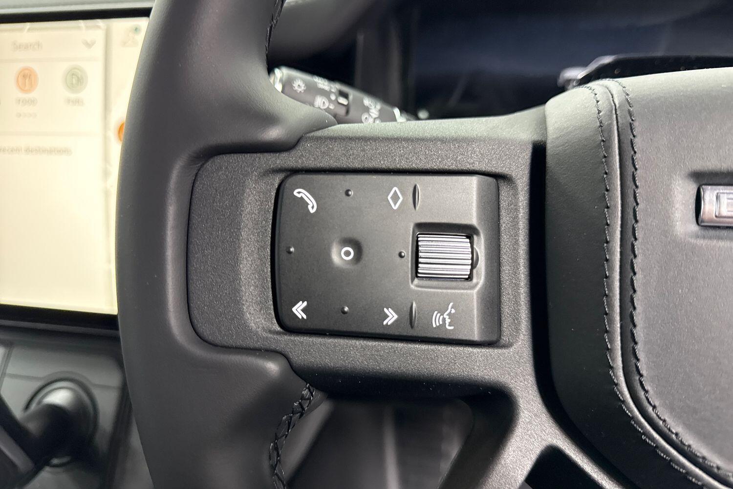 Land Rover Defender view 24