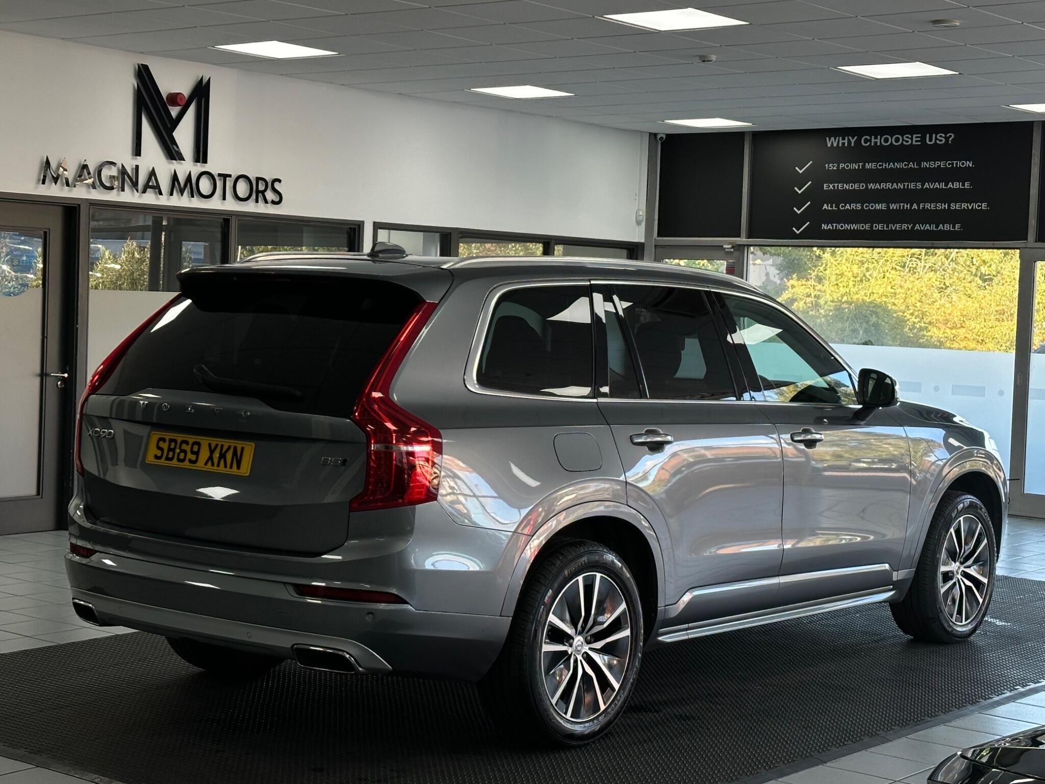 Volvo XC90 view 13