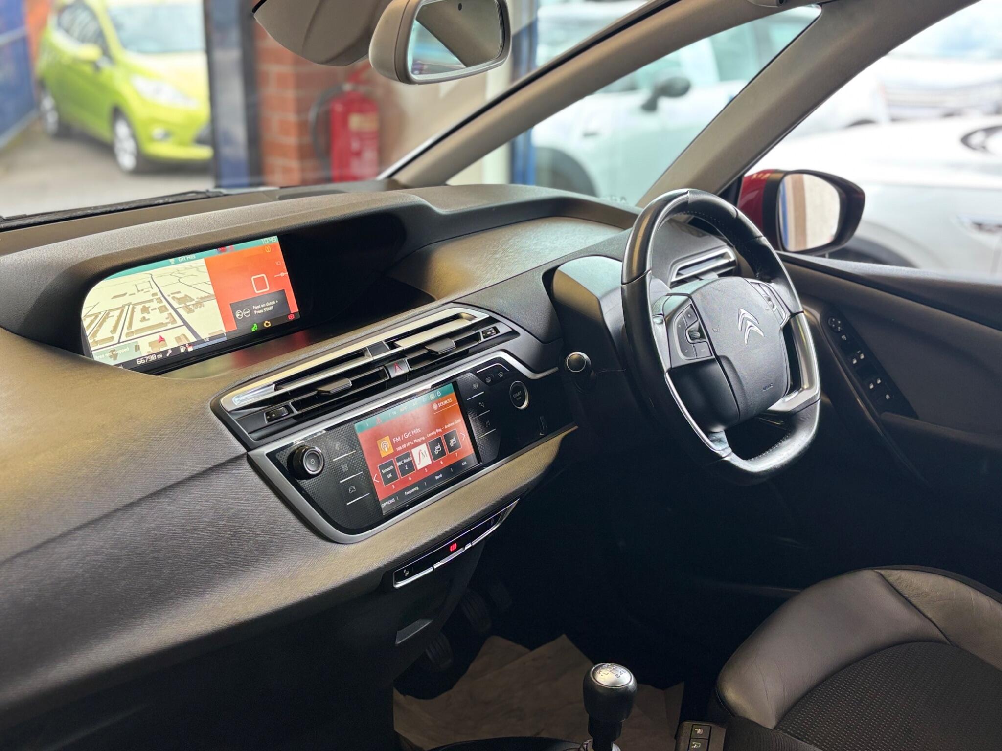 Citroen Grand C4 Picasso view 12