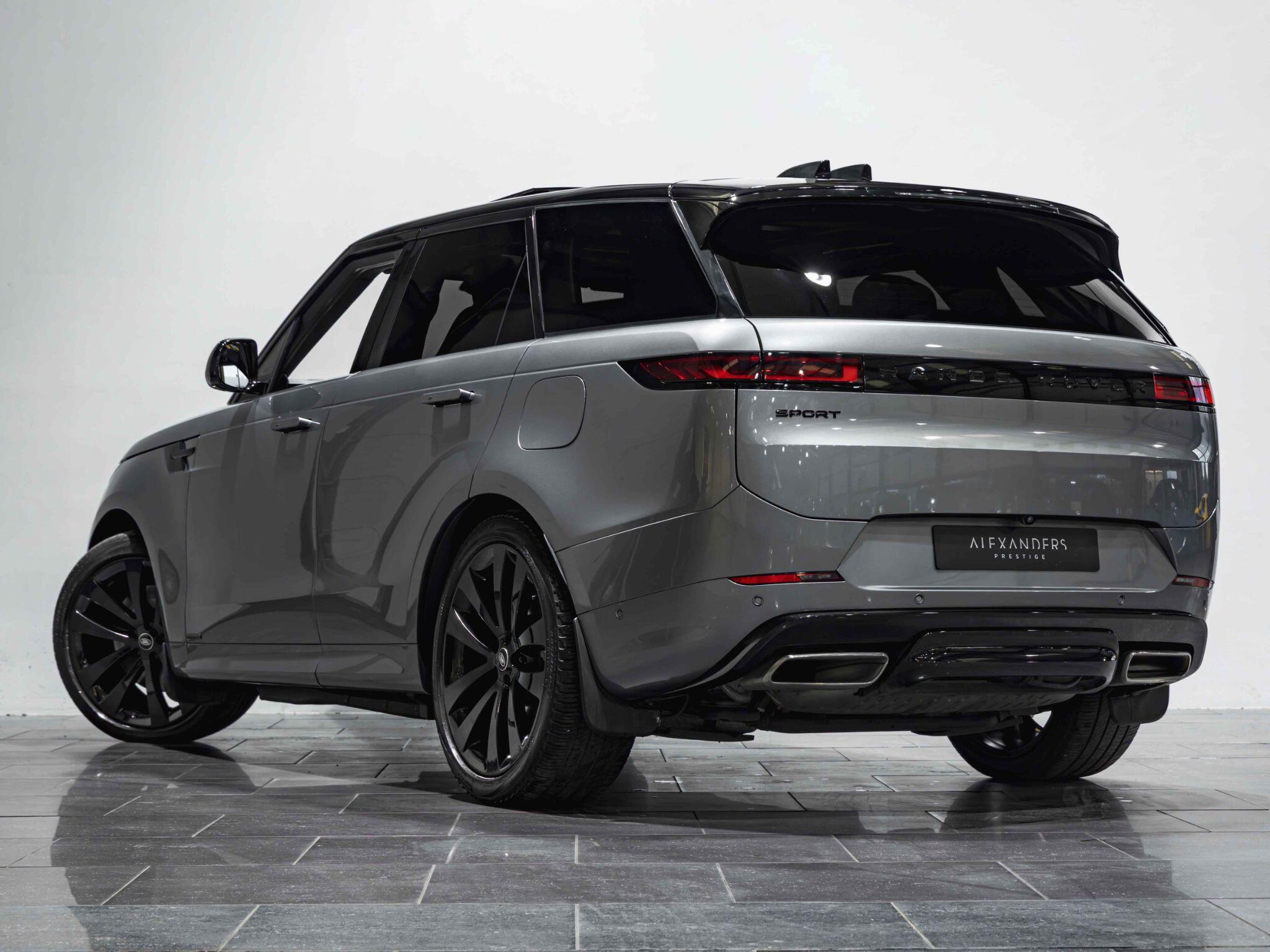 Land Rover Range Rover Sport view 9