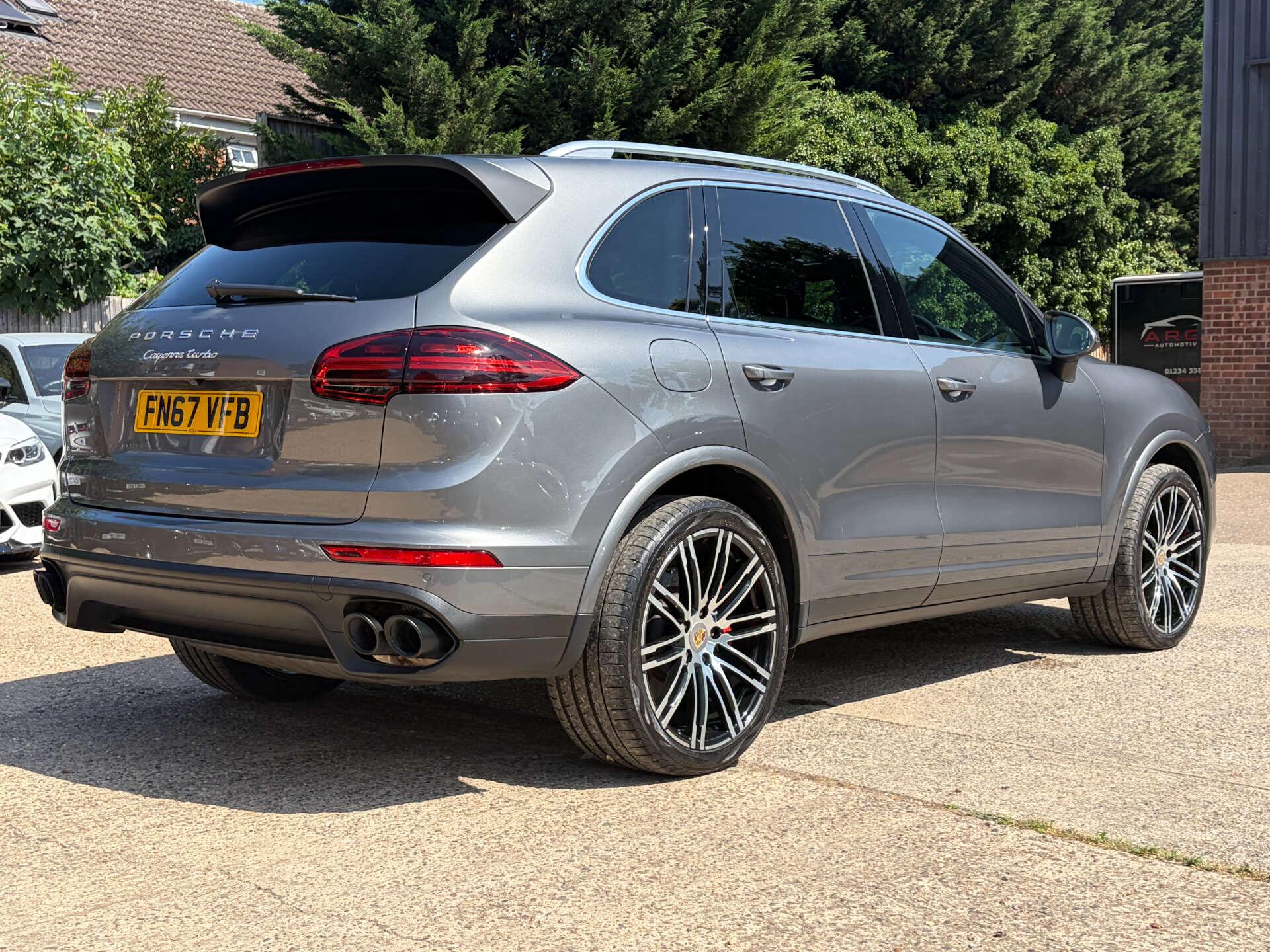 Porsche Cayenne view 16