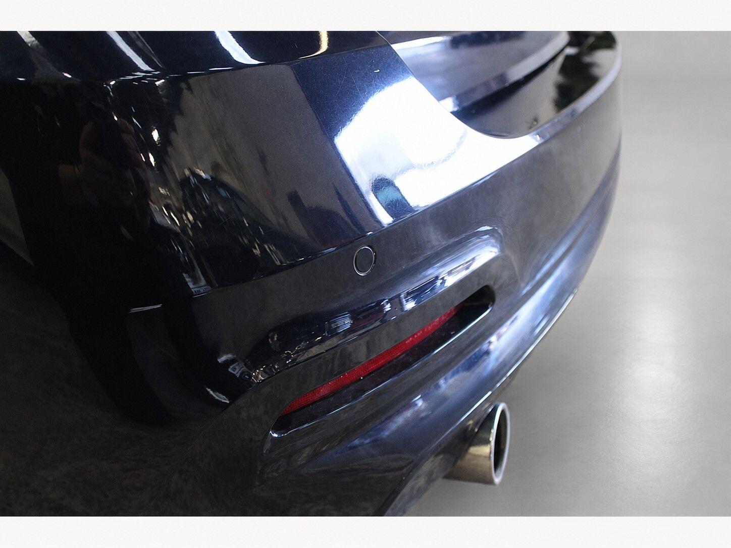 BMW 3 Series view 16