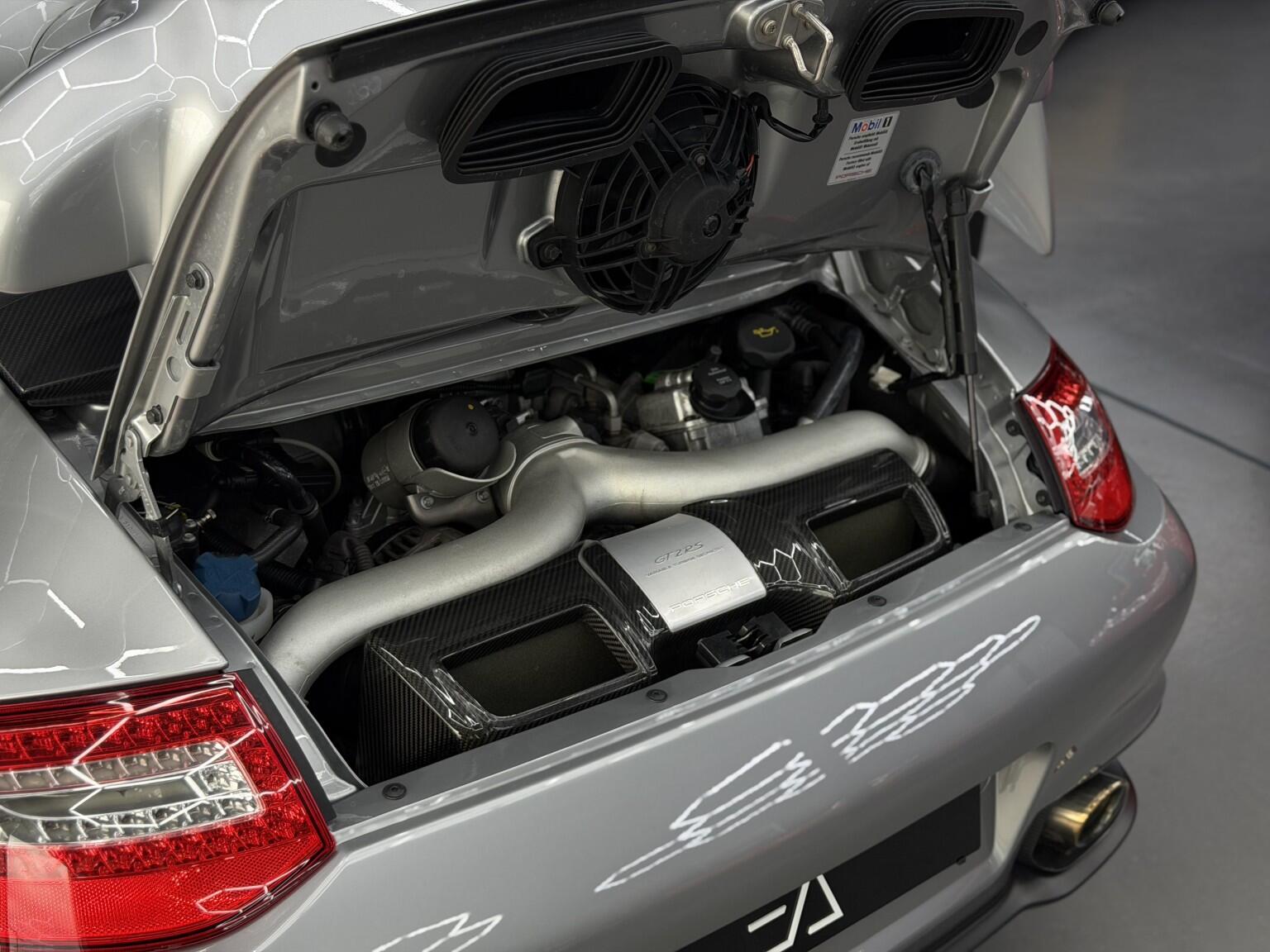 Porsche 911 view 84