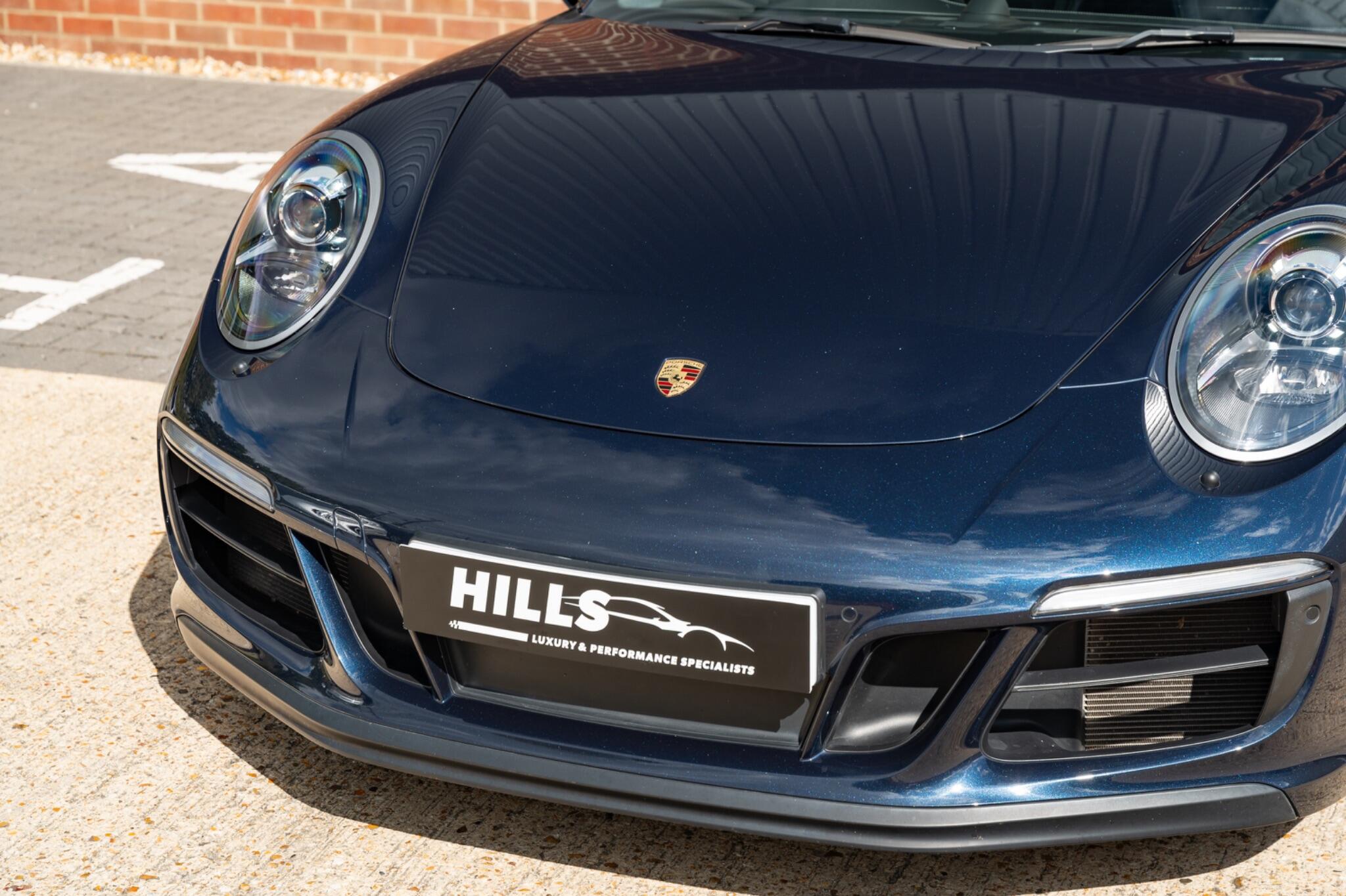 Porsche 911 view 28
