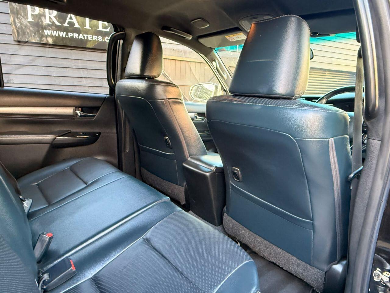 Toyota Hilux view 14