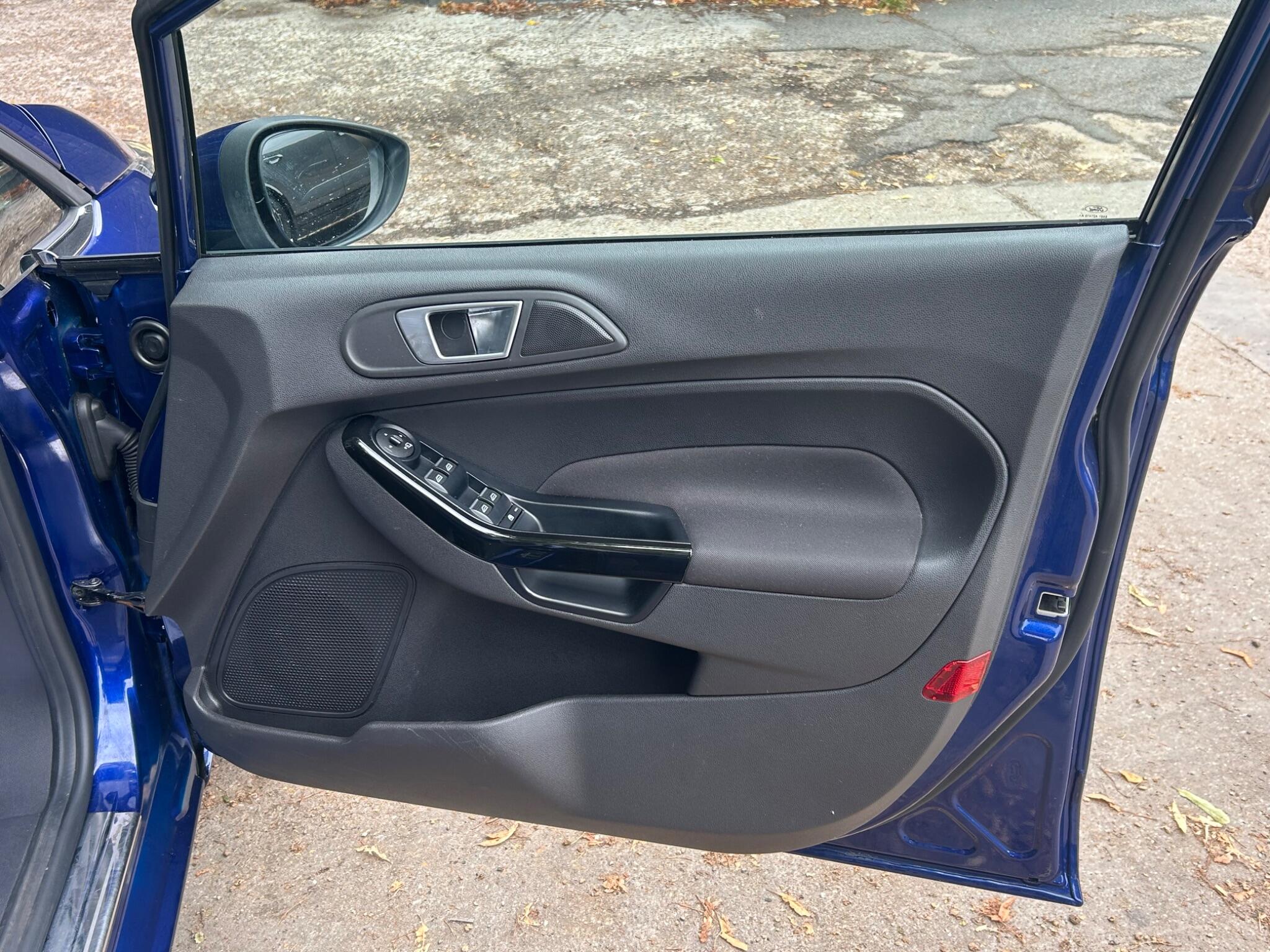 Ford Fiesta view 39
