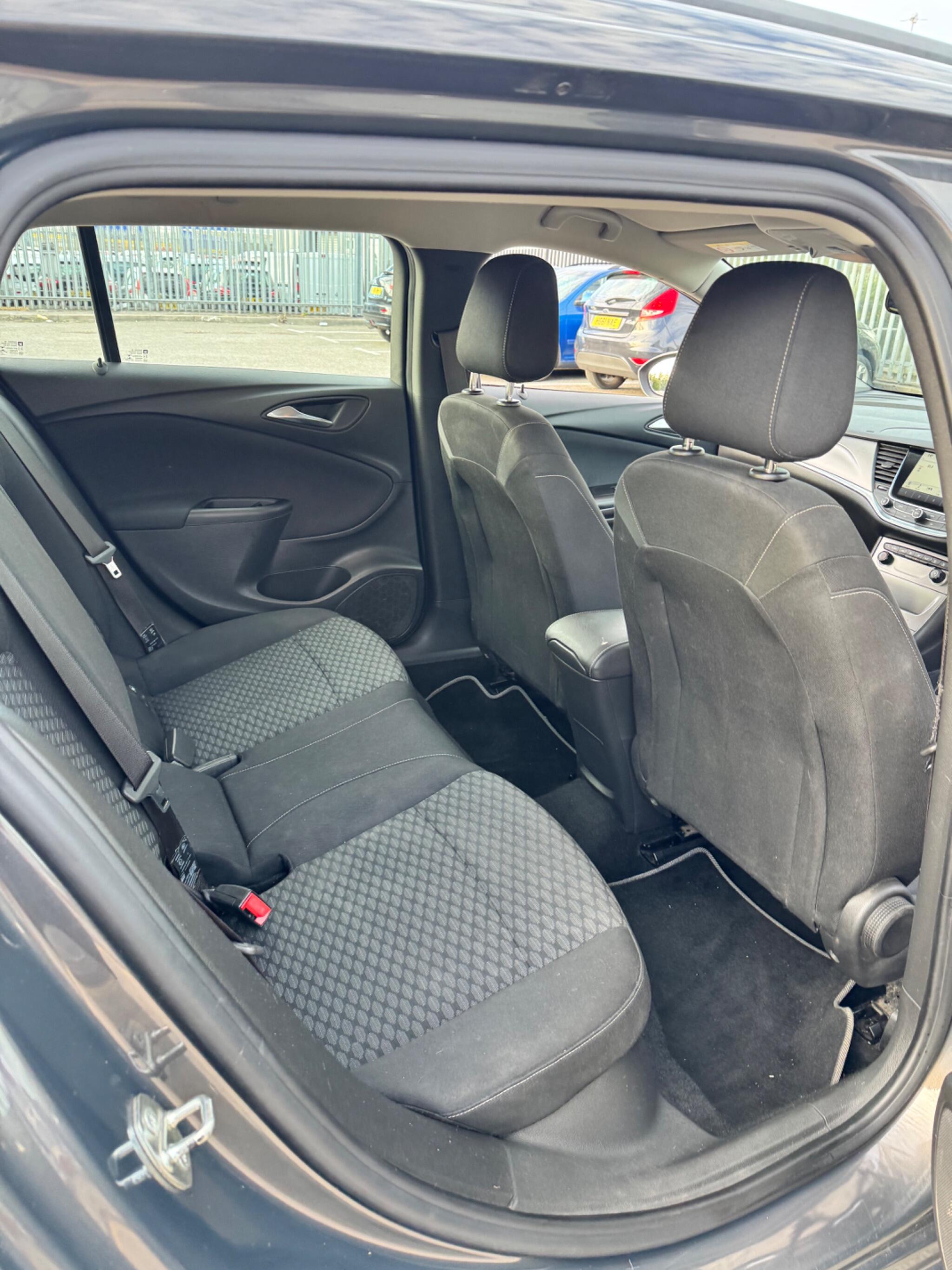 Vauxhall Astra view 24