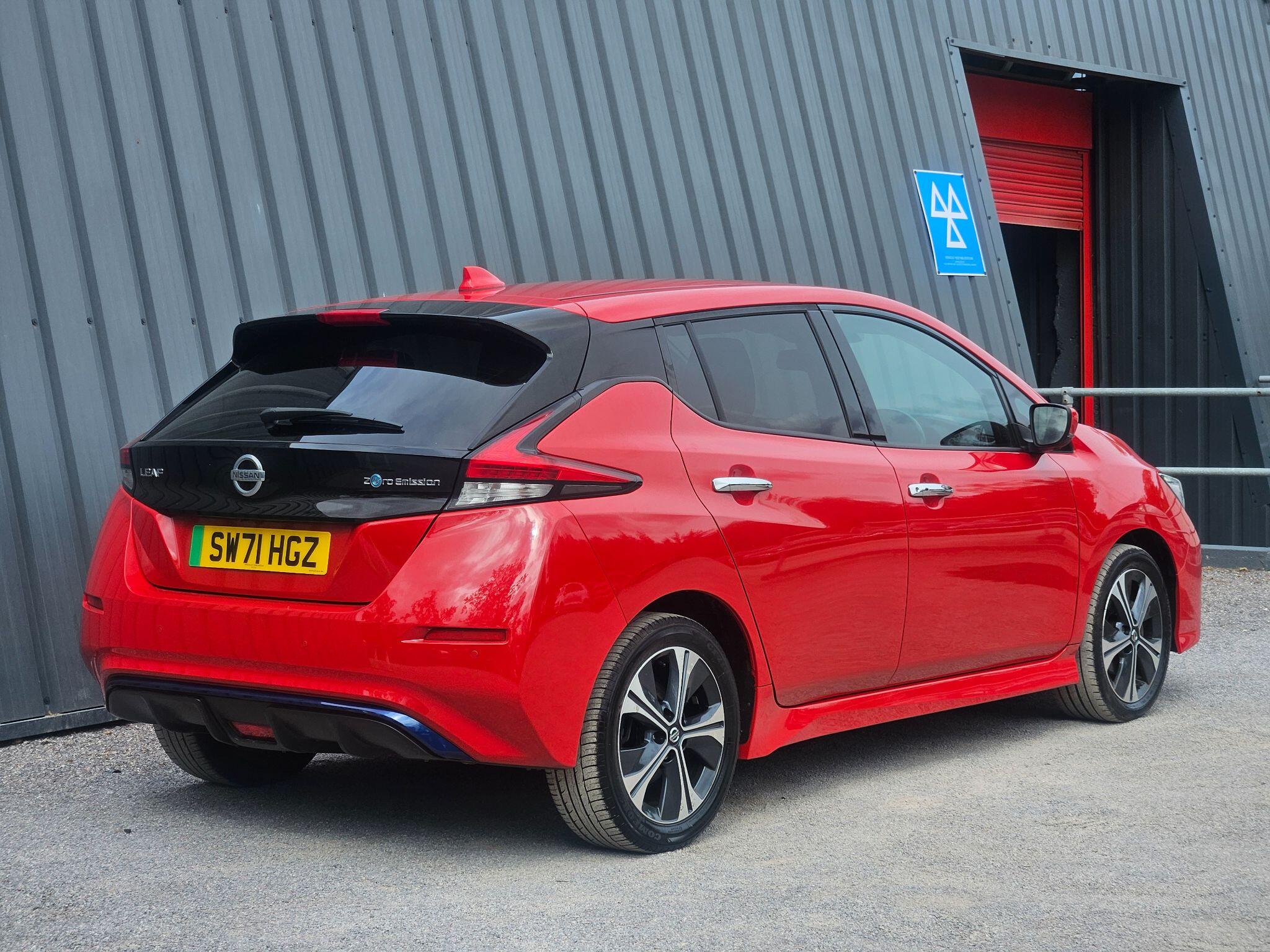 2022 Nissan Leaf image 7