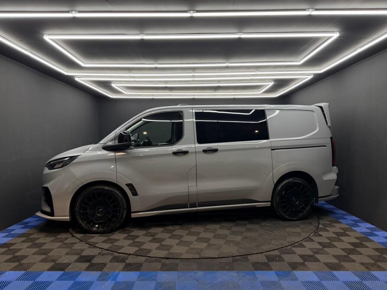 Ford Transit Custom view 10
