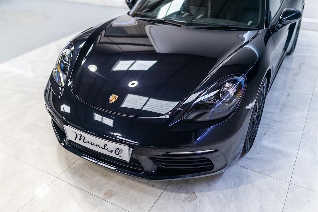 Porsche Cayman view 13