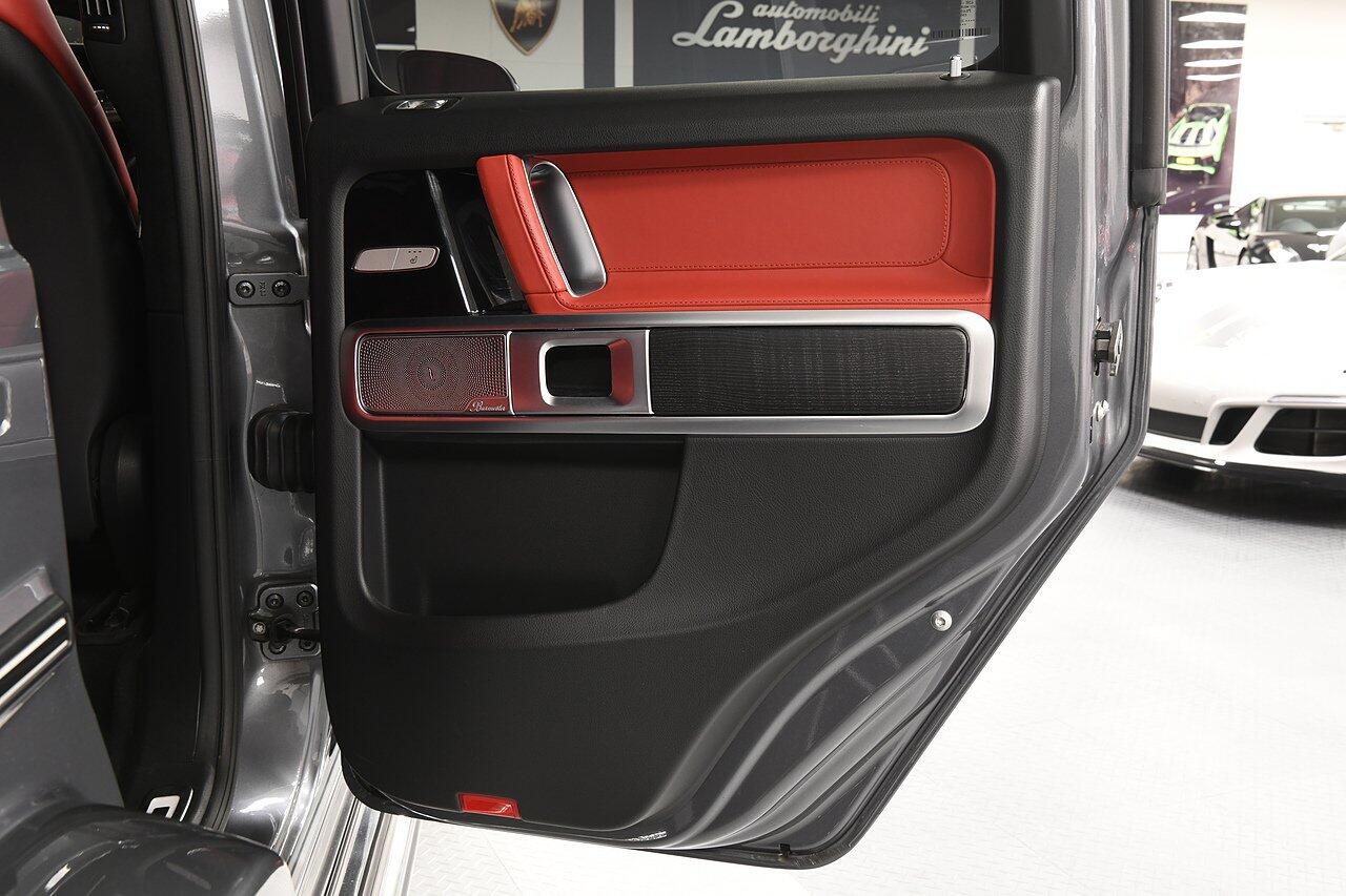 Mercedes-Benz G-Class view 32