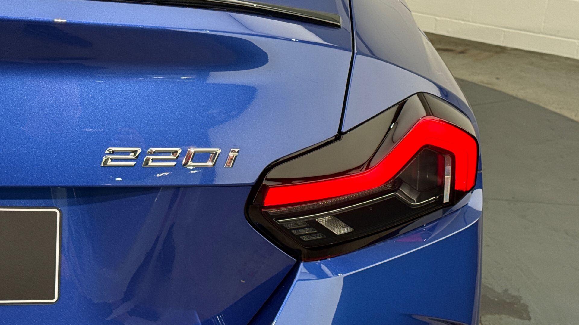 BMW 2 Series view 21