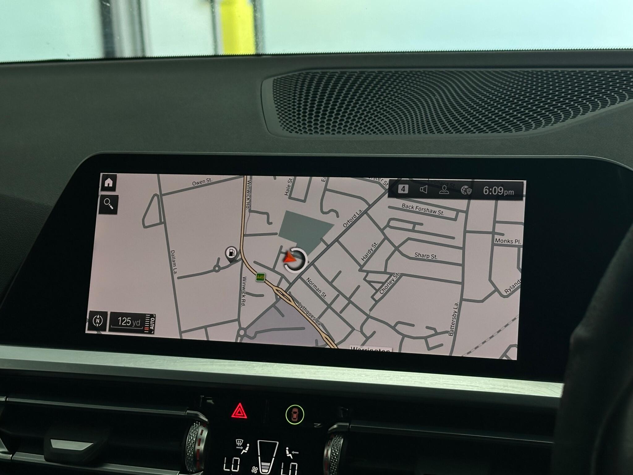 BMW 3 Series view 27