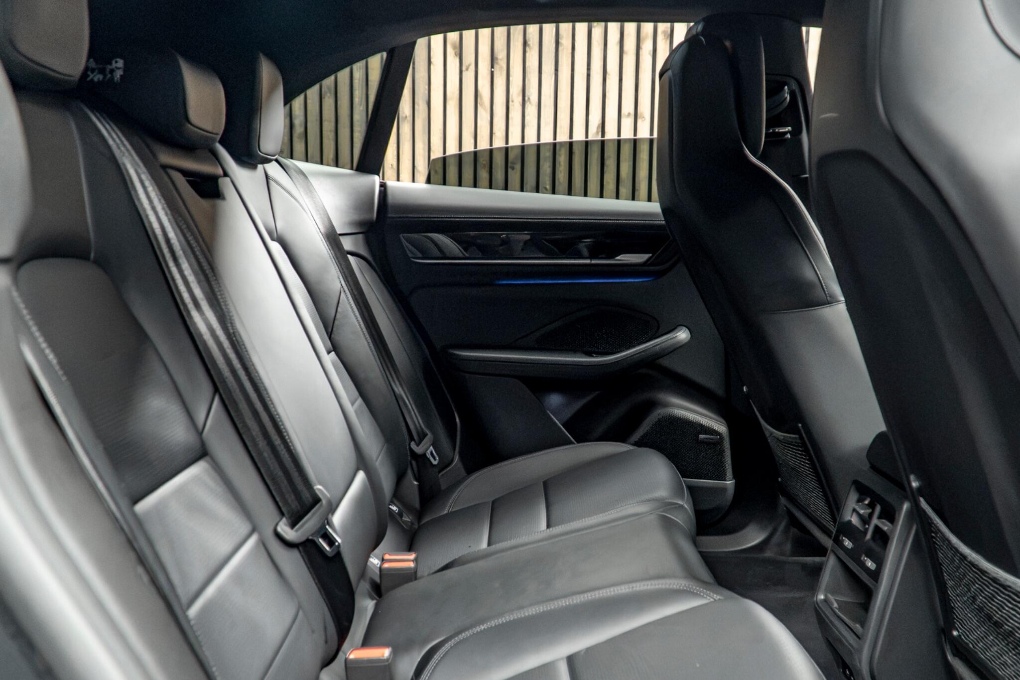 Porsche Macan view 47
