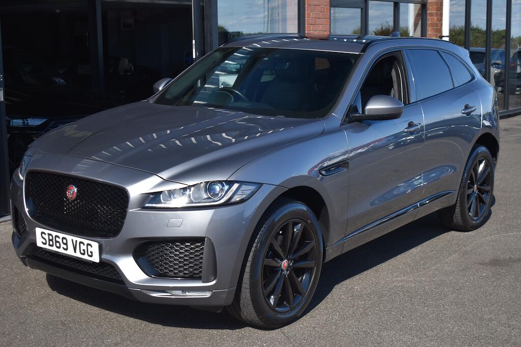 Jaguar F-Pace view 18