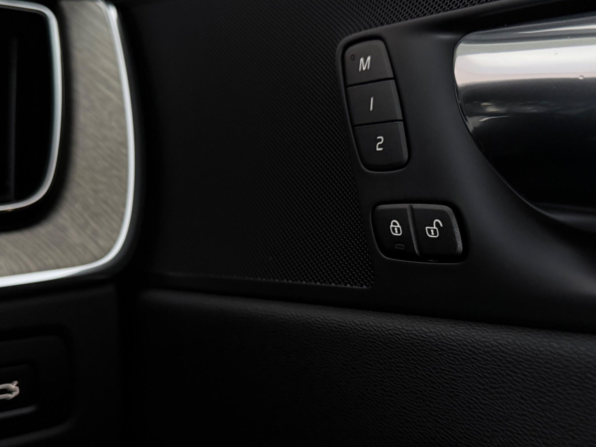 Volvo XC60 view 22