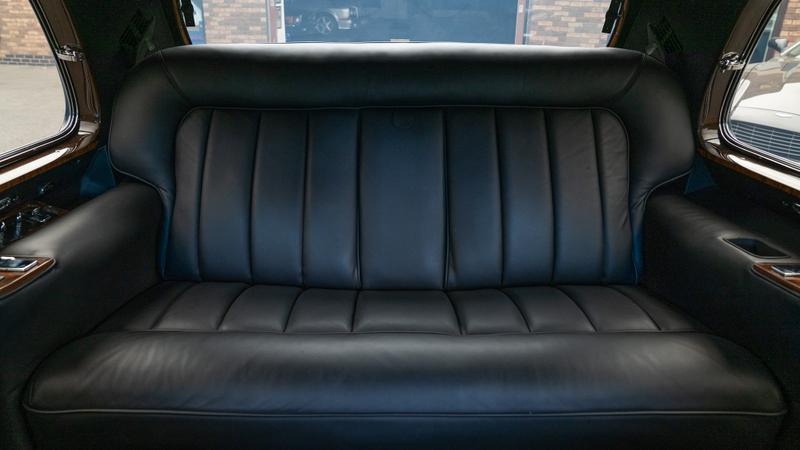Rolls-Royce Phantom view 27