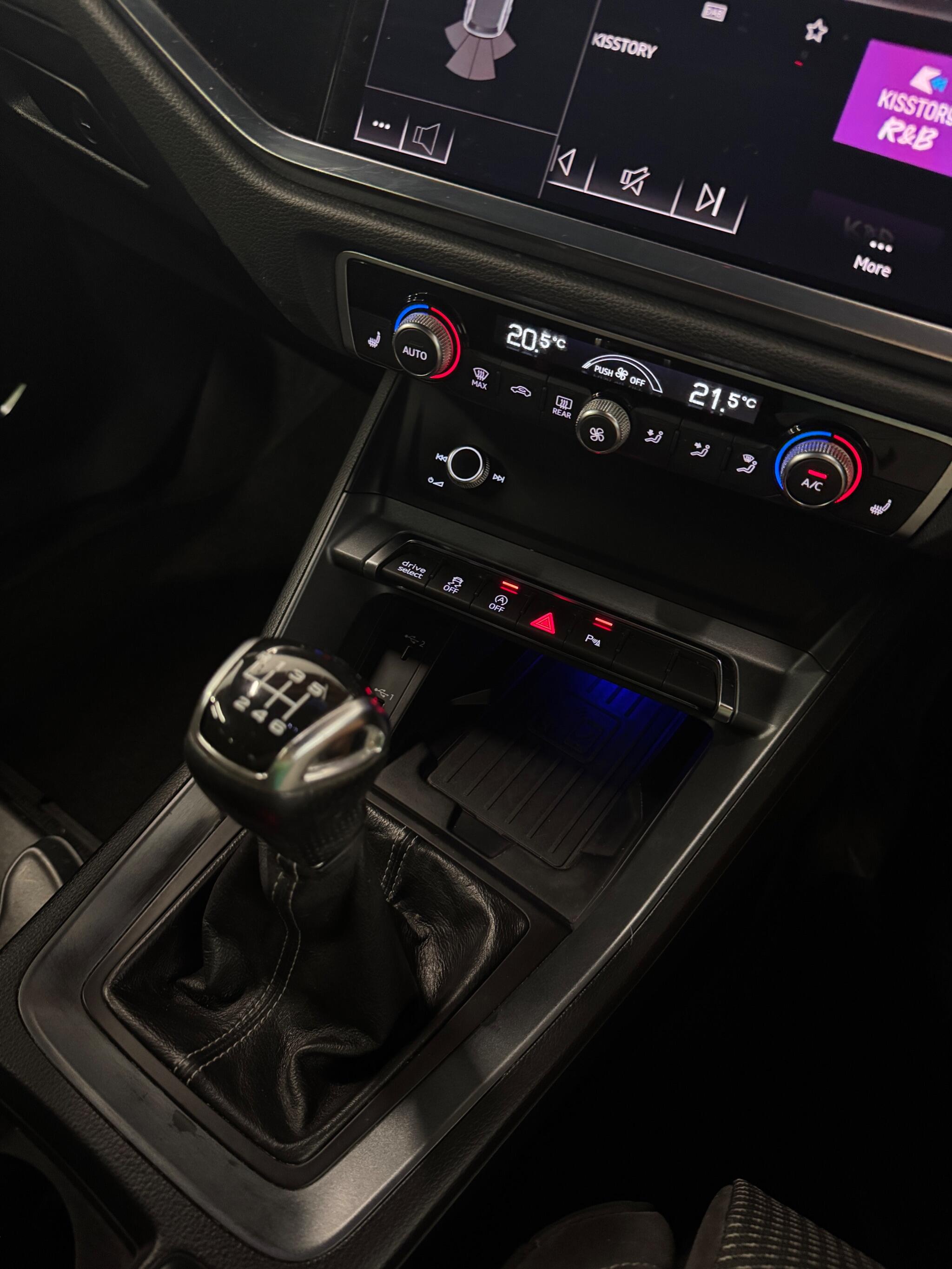 Audi Q3 view 17