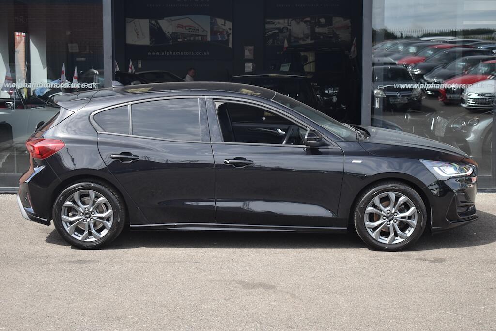 Ford Focus view 14