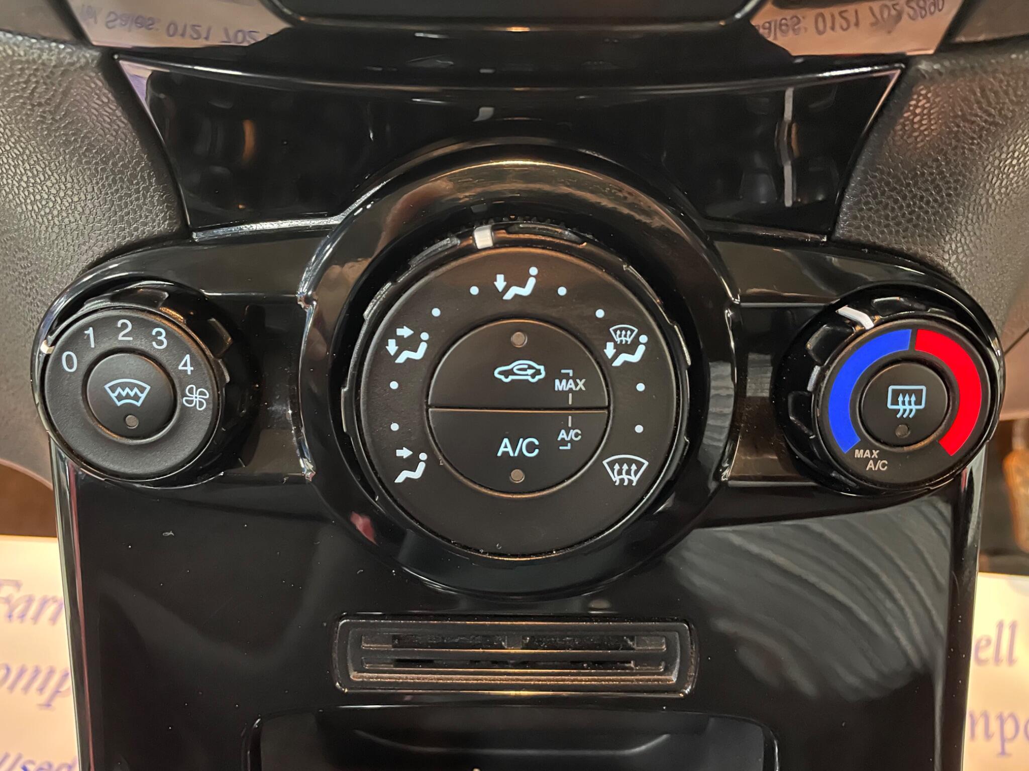 Ford Fiesta view 25