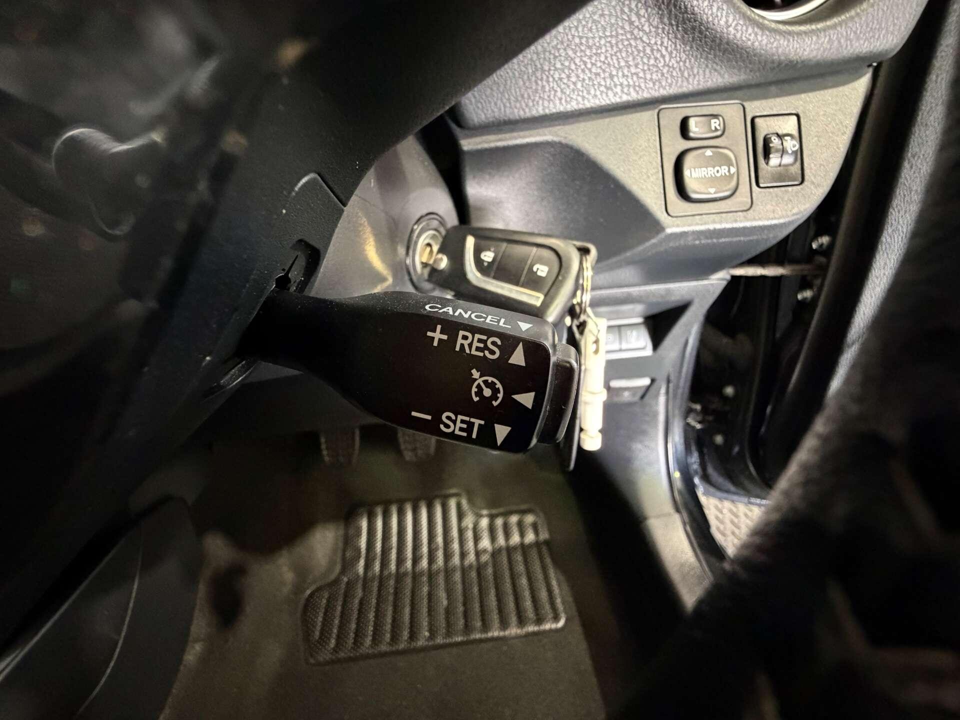 Toyota Yaris view 25