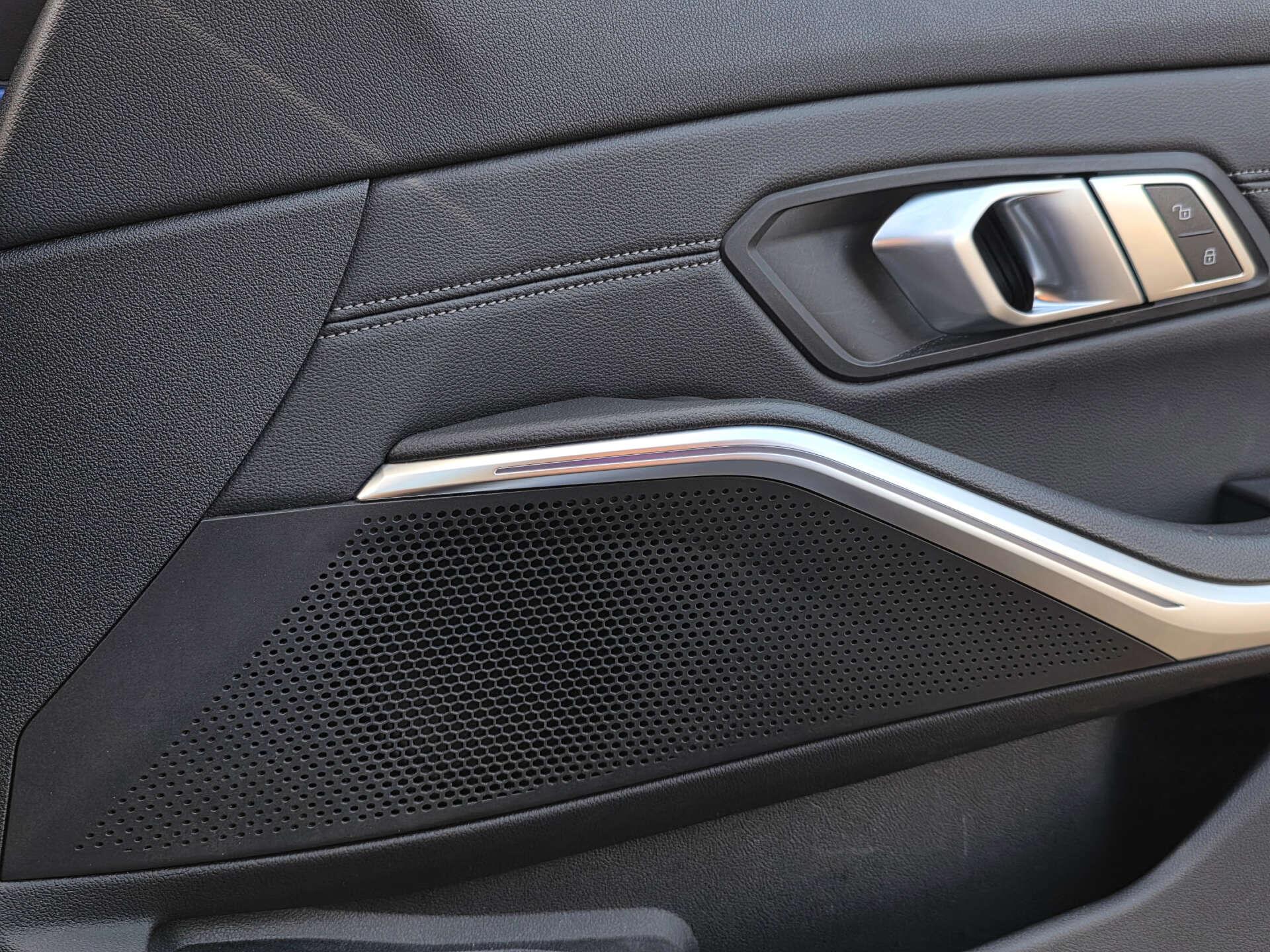 BMW 3 Series view 45