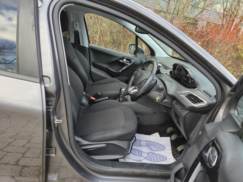 2019 Peugeot 208 1.2 PureTech Signature Euro 6 (s/s) 5dr • 53,000 miles image 11