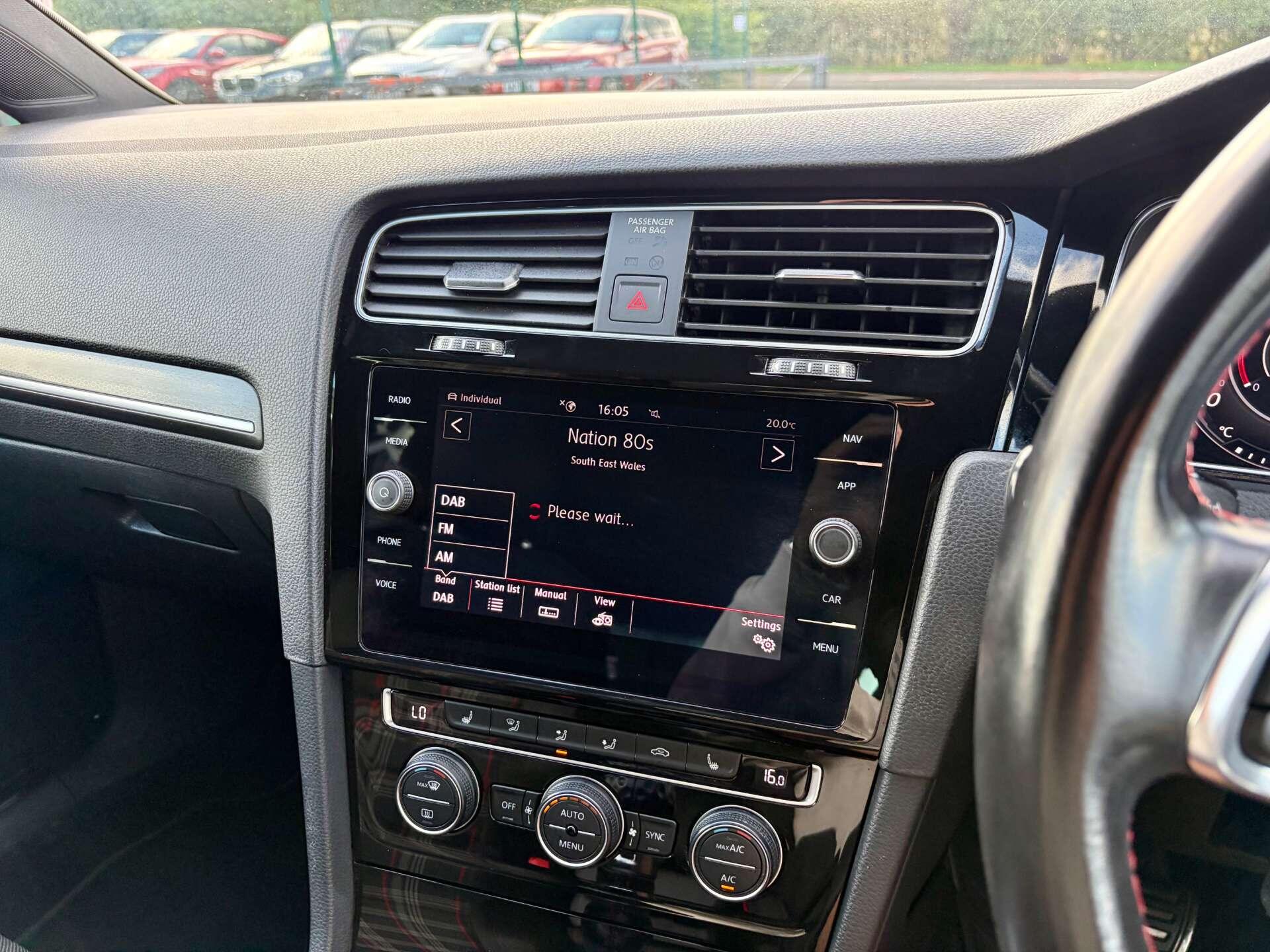 Volkswagen Golf view 52