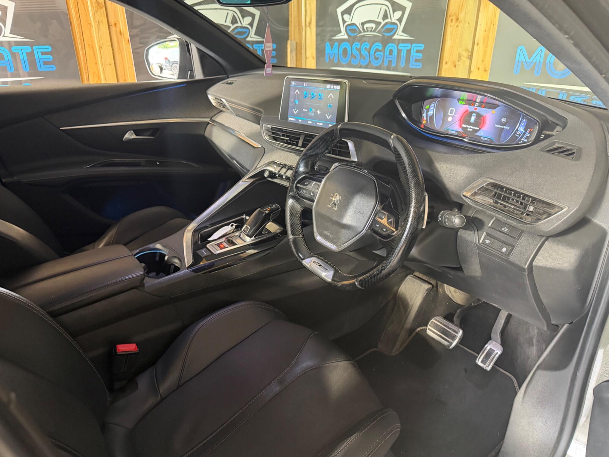 Peugeot 3008 view 13