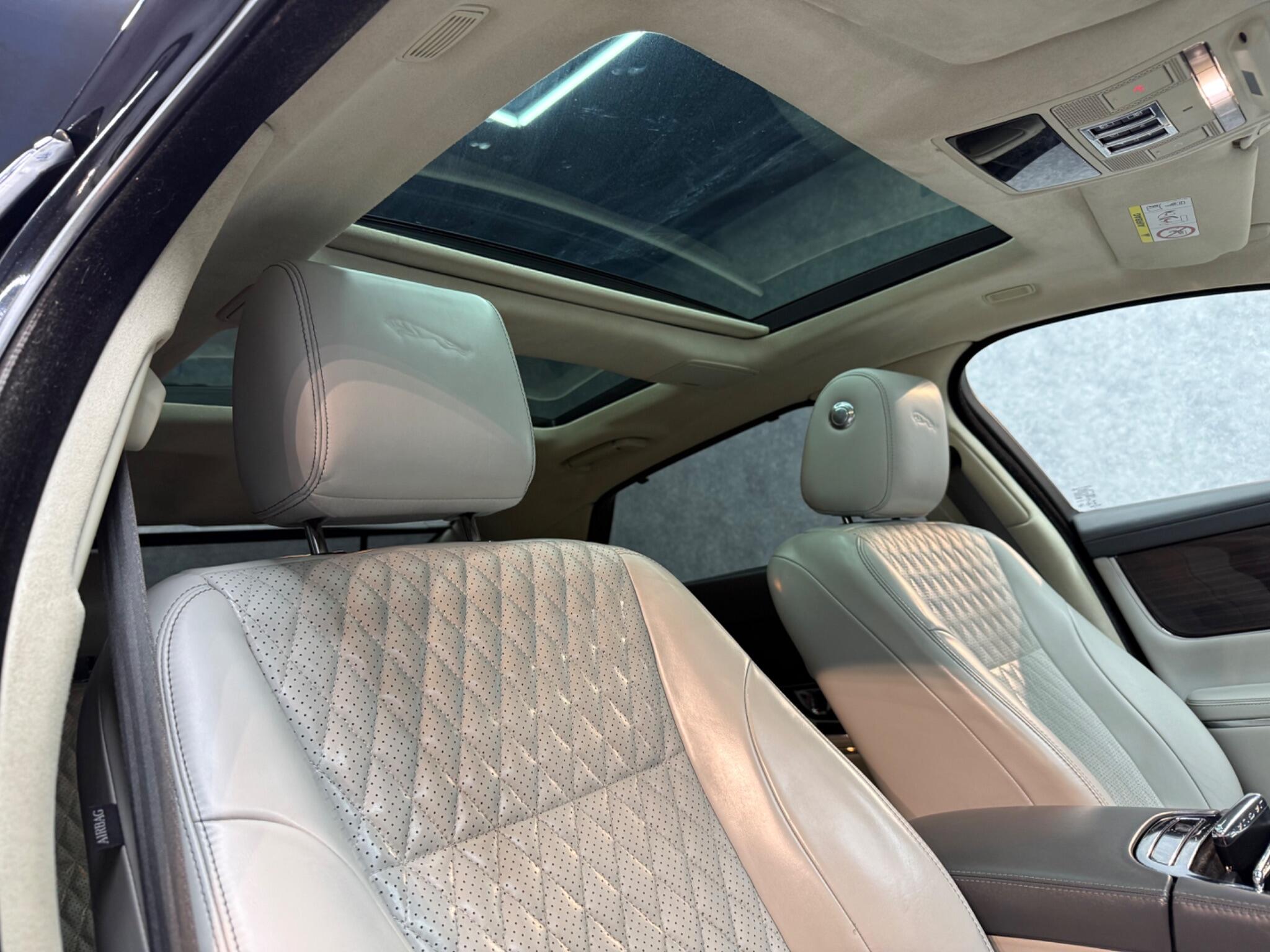 Jaguar XJ view 12