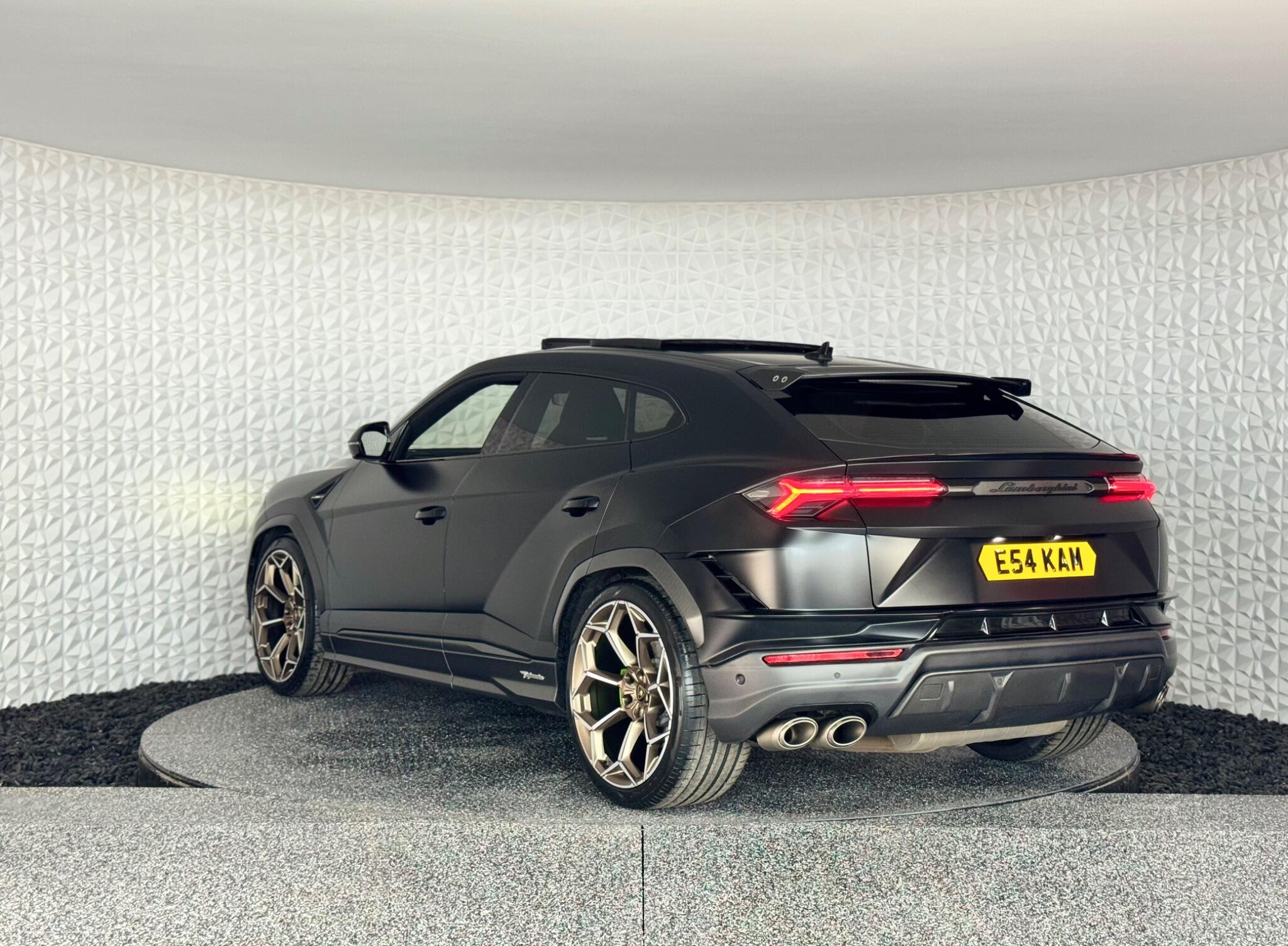 Lamborghini Urus view 18