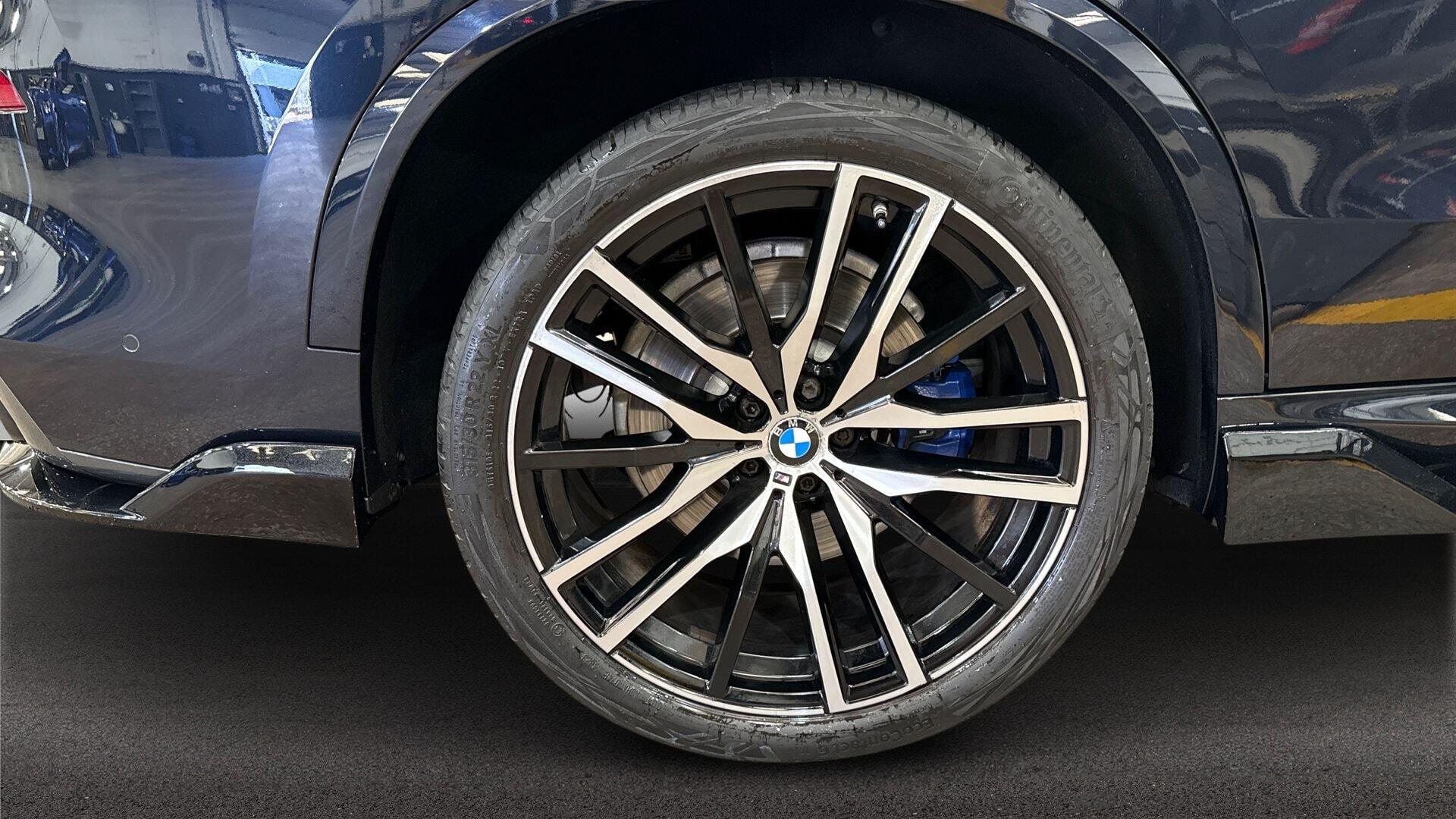 BMW X5 view 14