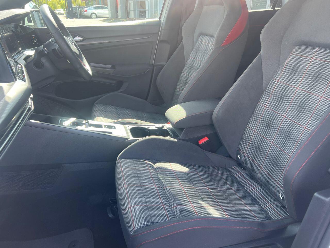 Volkswagen Golf view 9
