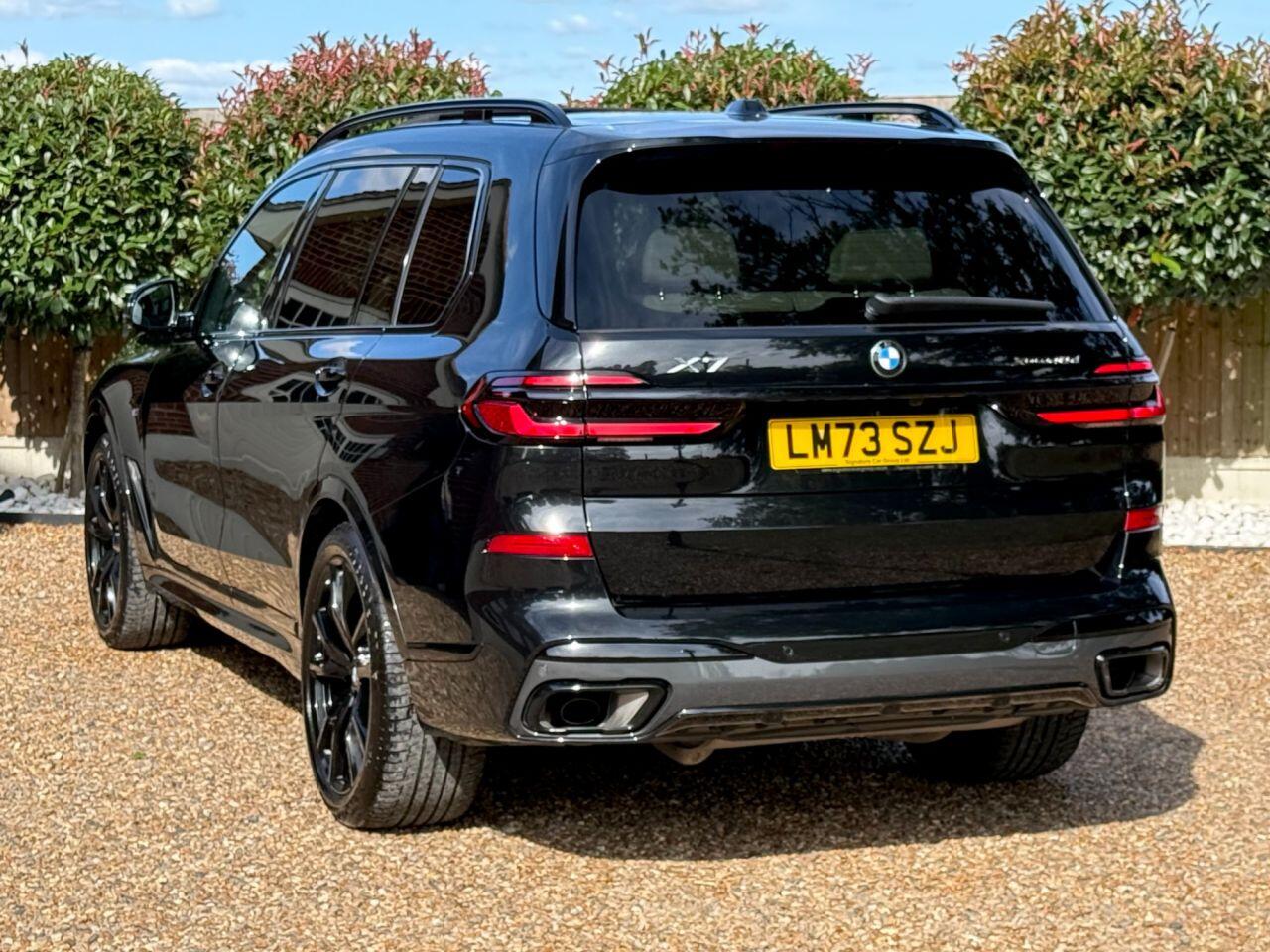 BMW X7 view 20