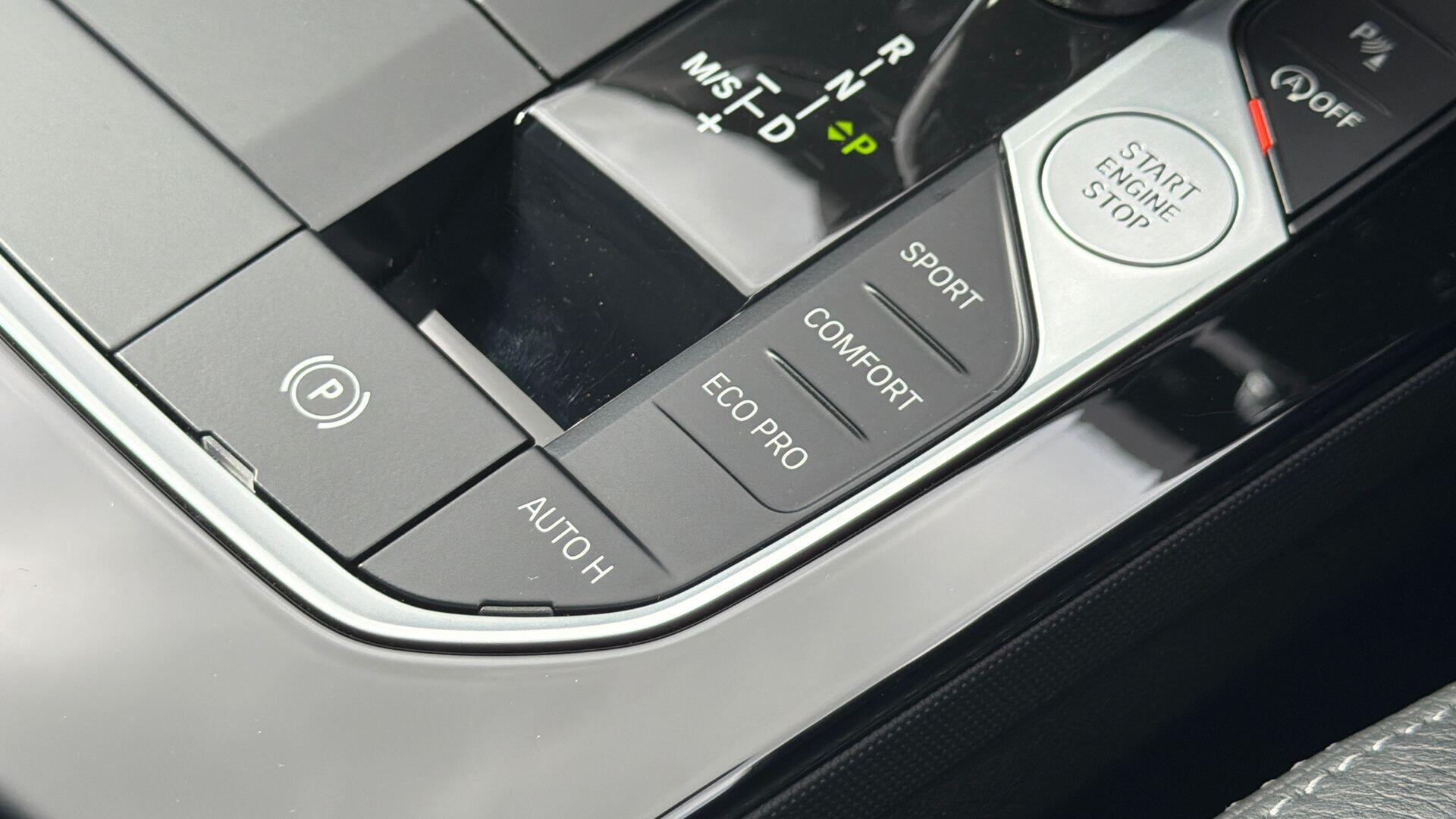 BMW 2 Series view 19