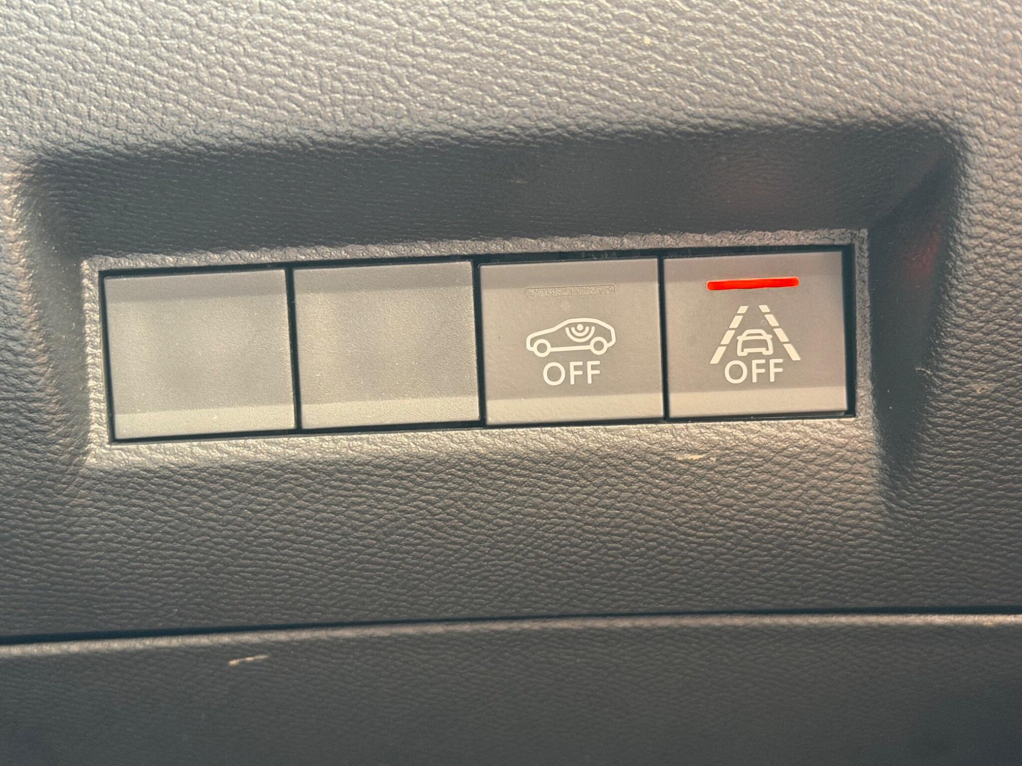Peugeot E-208 view 32