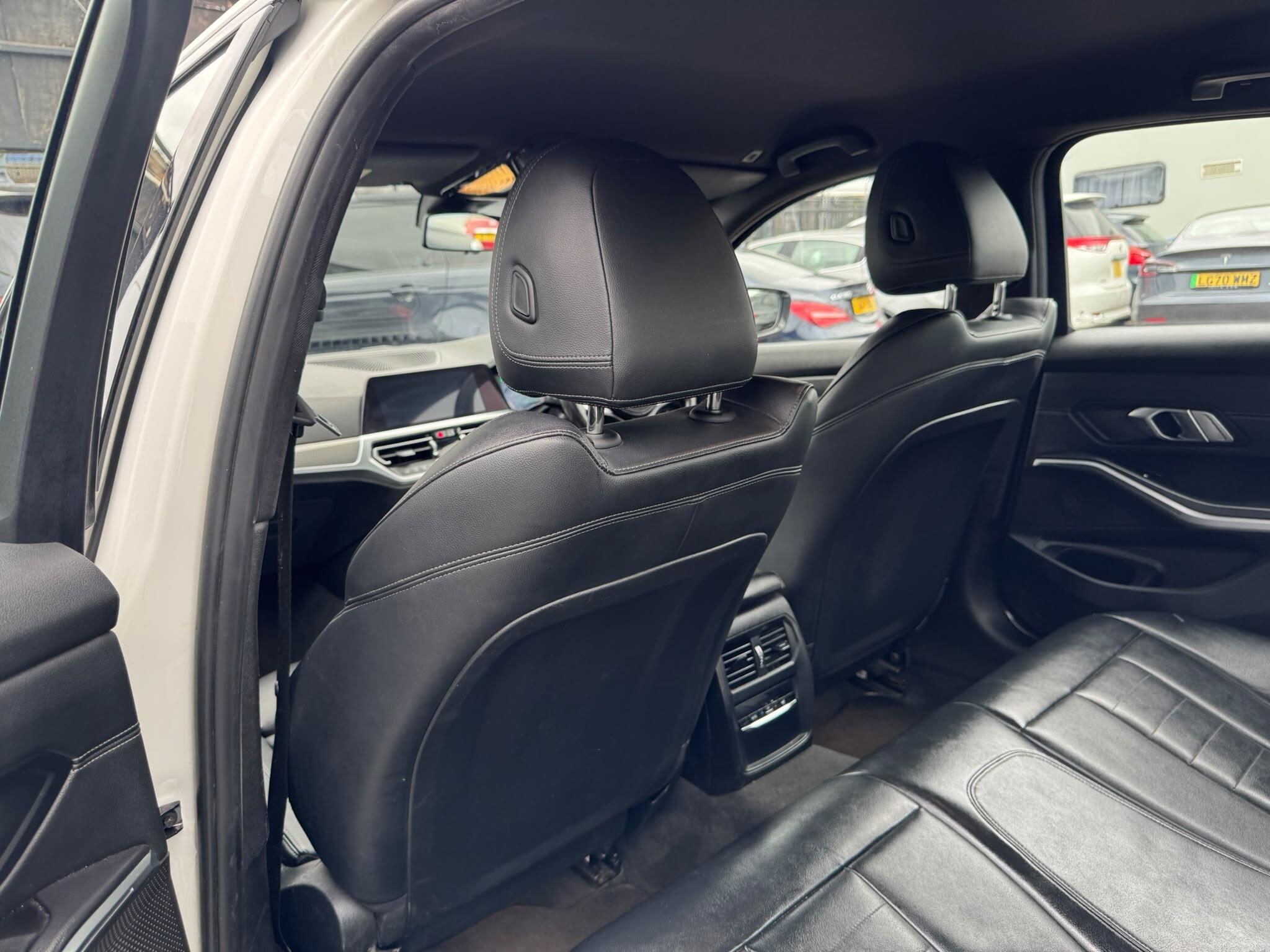 BMW 3 Series view 46