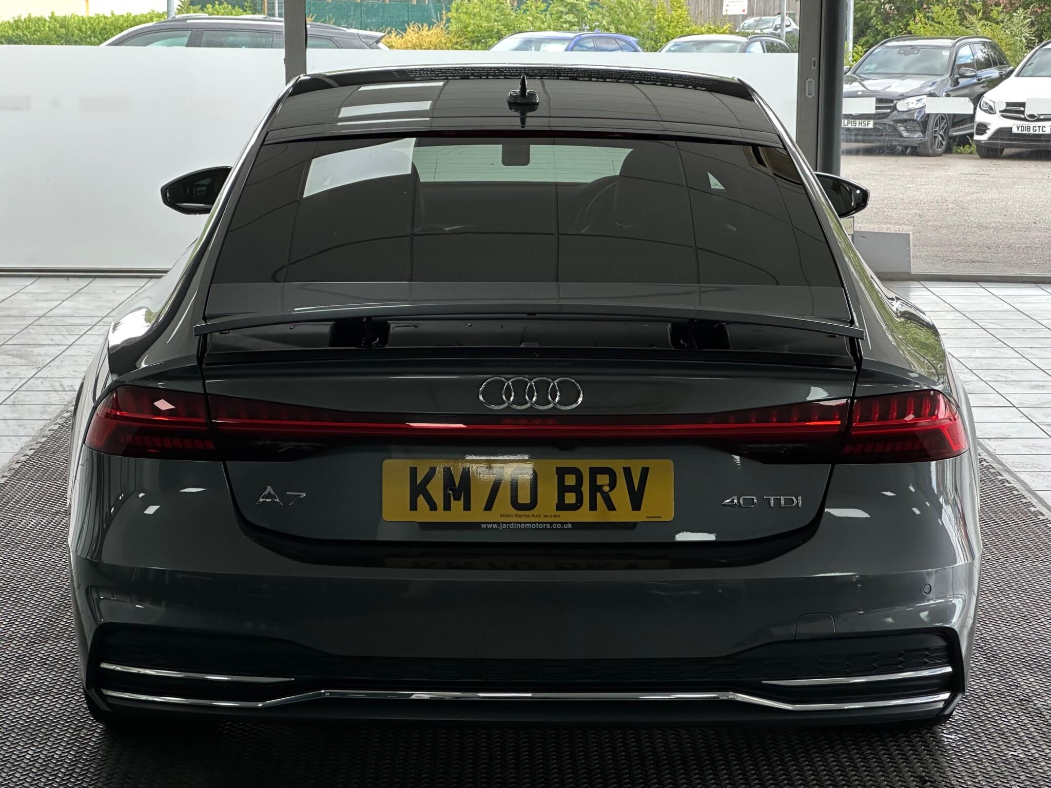 Audi A7 view 12