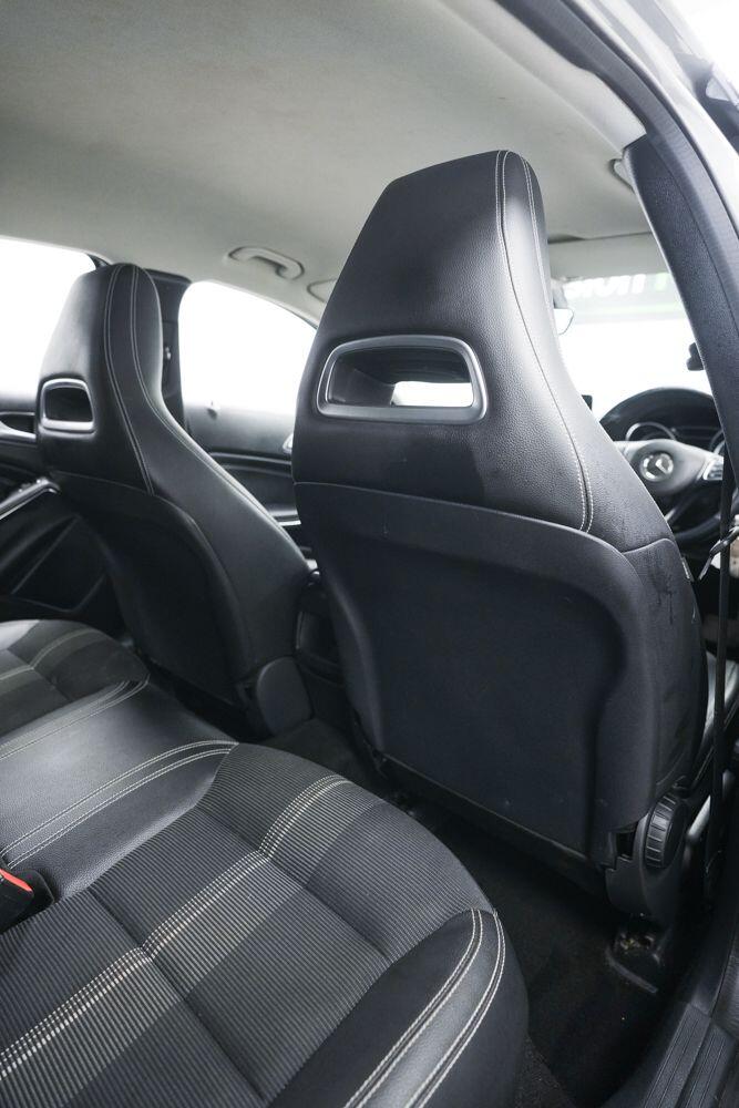 Mercedes-Benz Gla view 14
