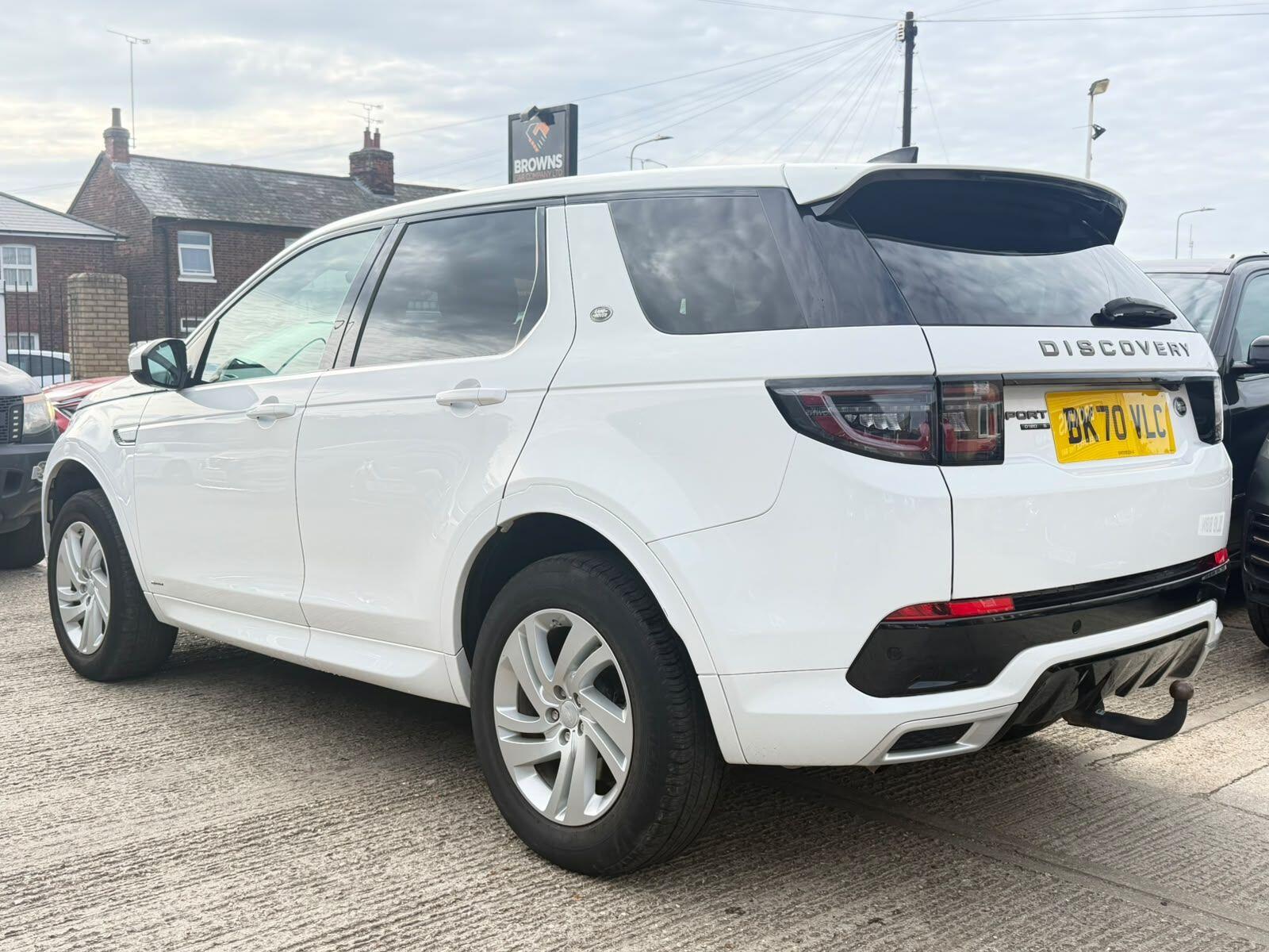 Land Rover Discovery Sport view 5