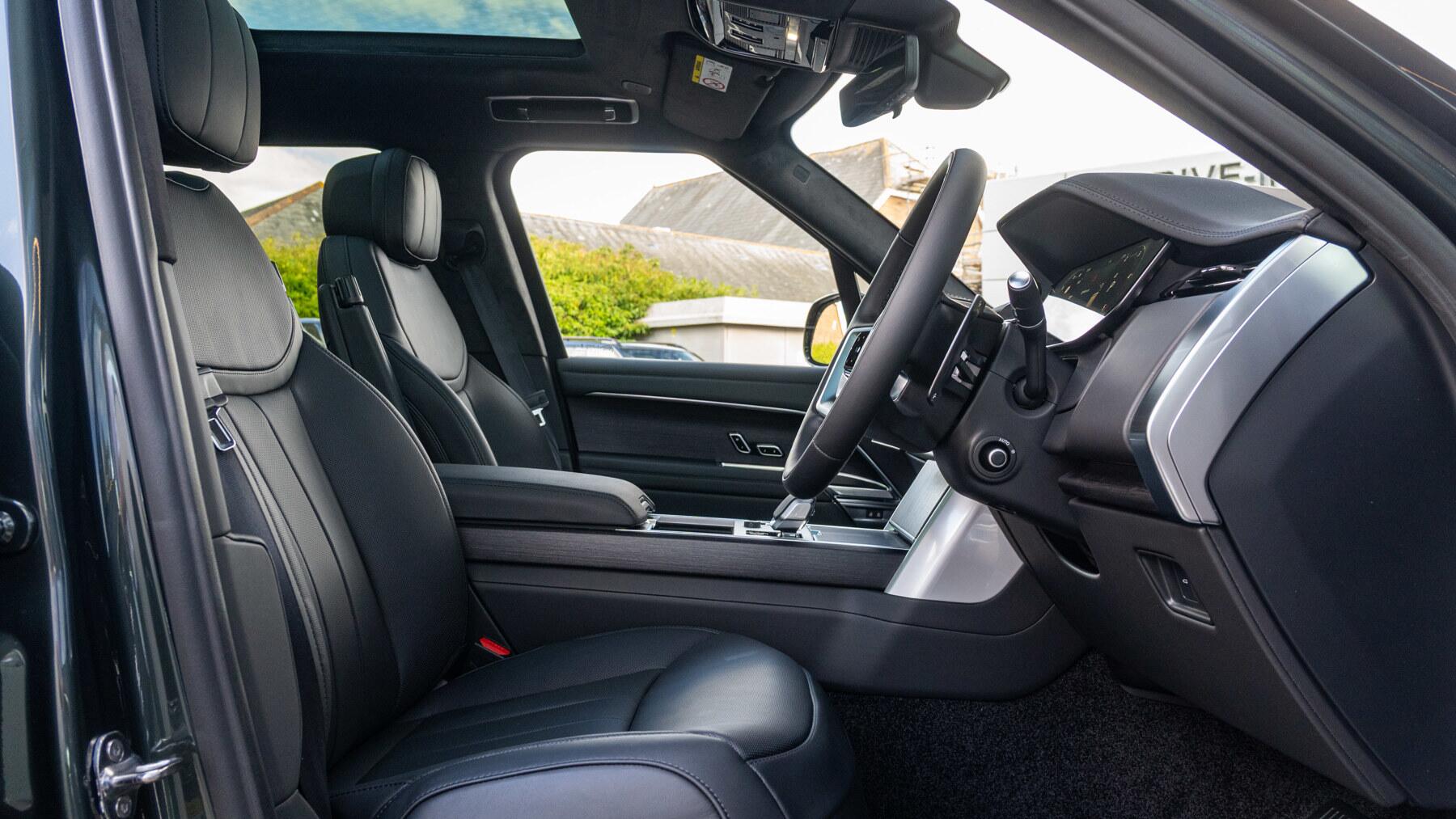 Land Rover Range Rover view 66
