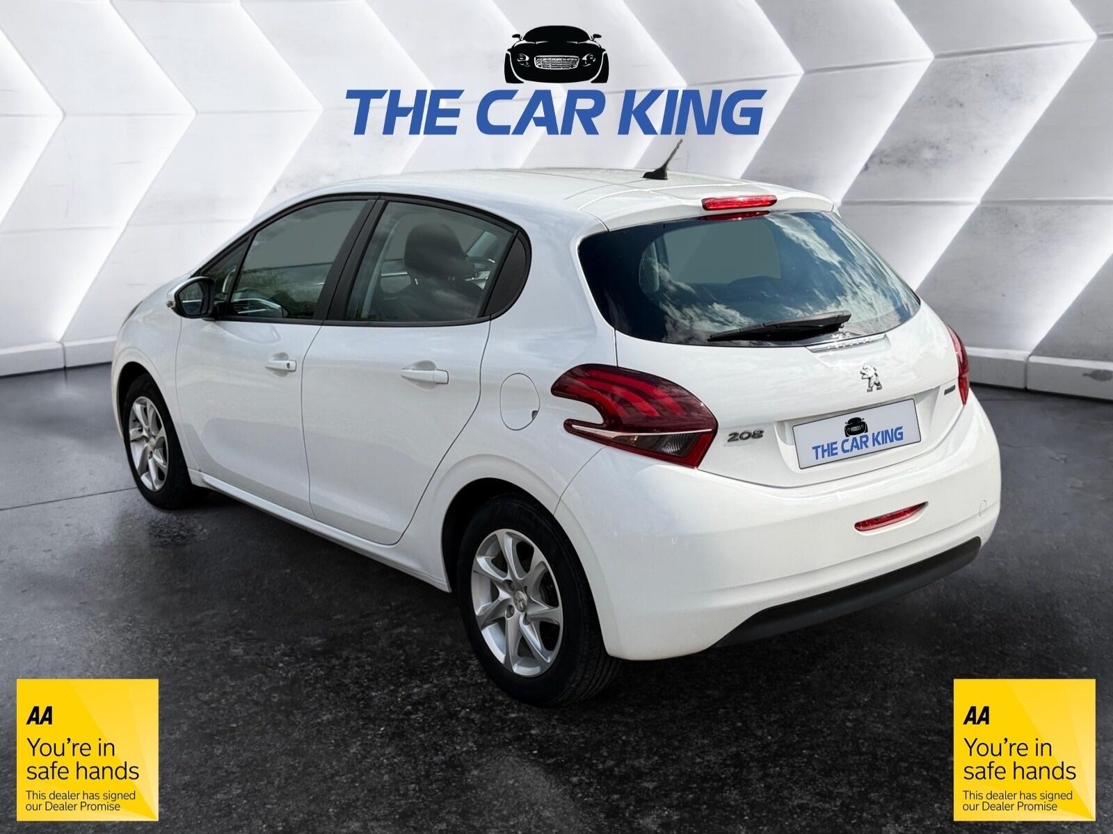 Peugeot 208 view 4