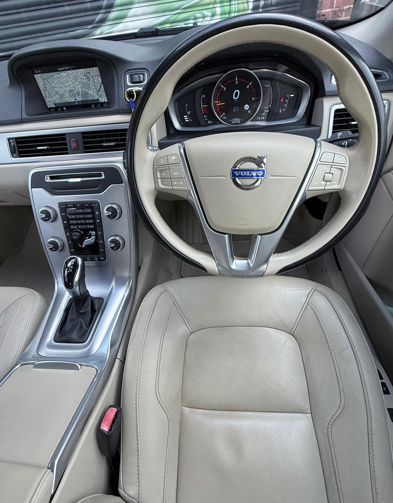 Volvo S80 view 13