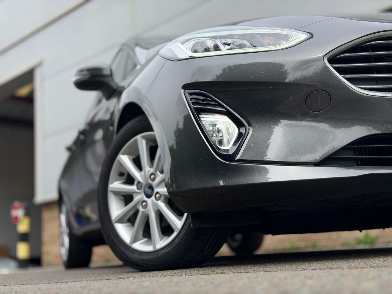 Ford Fiesta view 52
